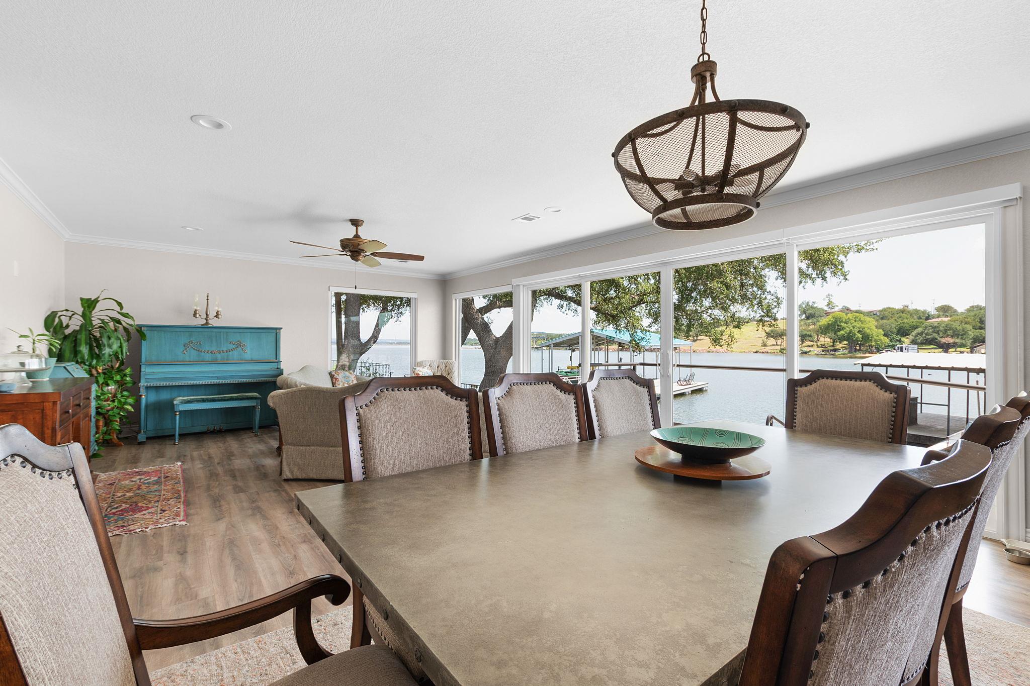 516 Island Lodges Dr, Buchanan Dam, TX 78609