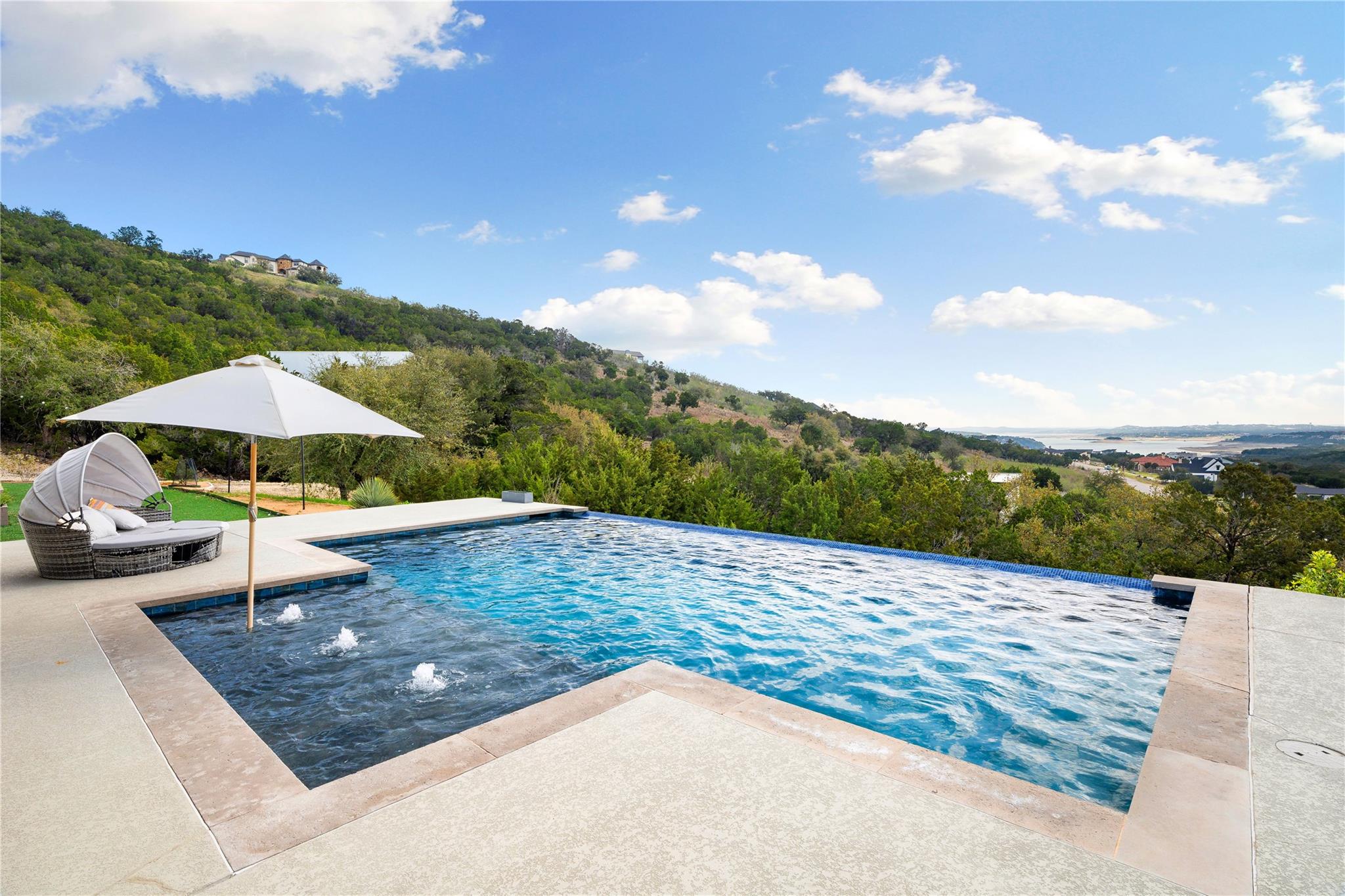 9400 Ranchland Hills Blvd, Jonestown, TX 78645