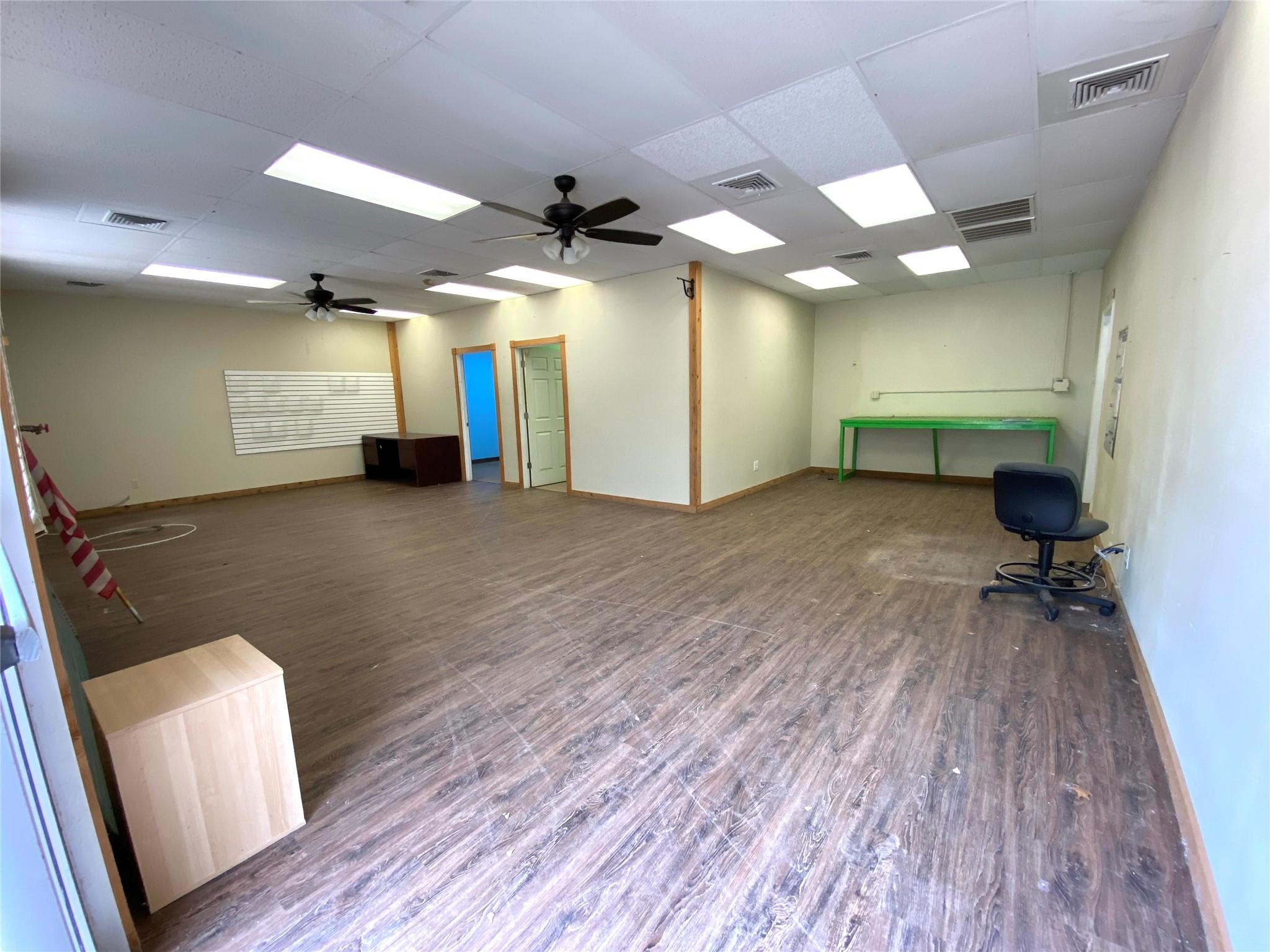 301 Bishop St, Smithville, TX 78957