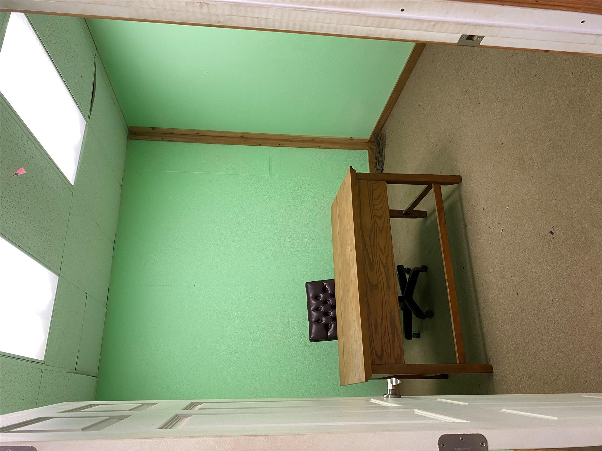 301 Bishop St, Smithville, TX 78957