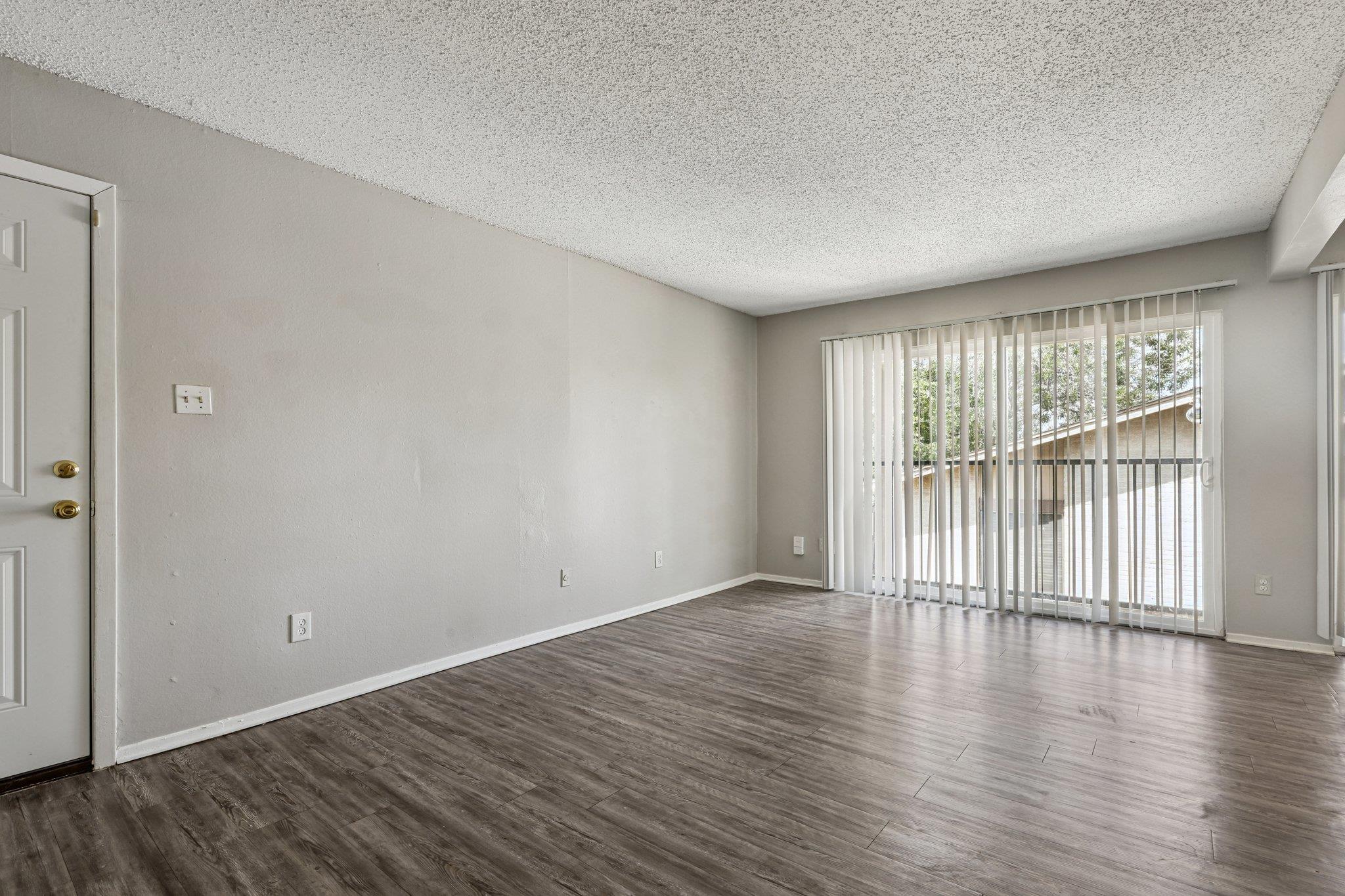 2124 Burton Dr # 203, Austin, TX 78741