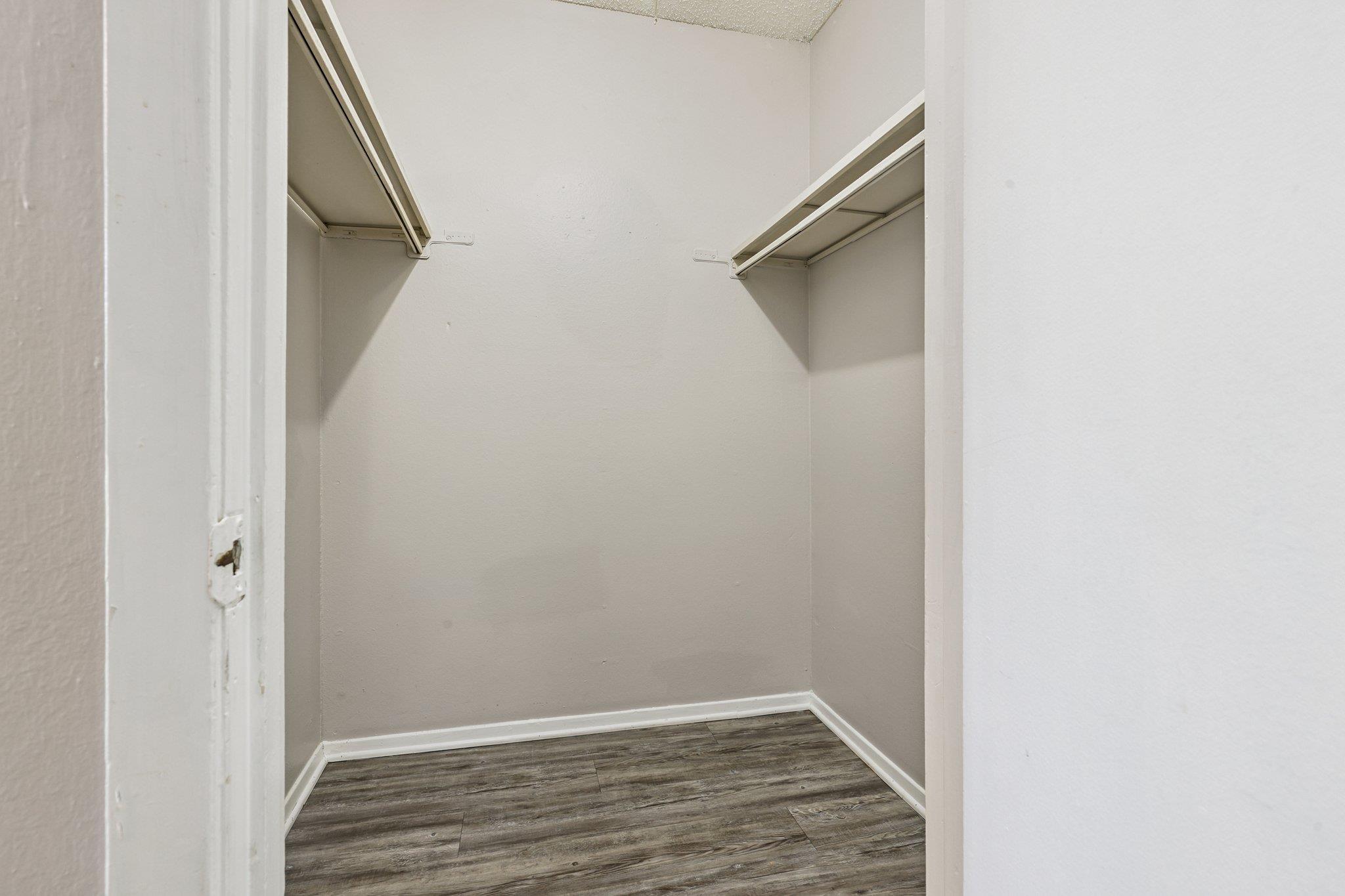 2124 Burton Dr # 203, Austin, TX 78741