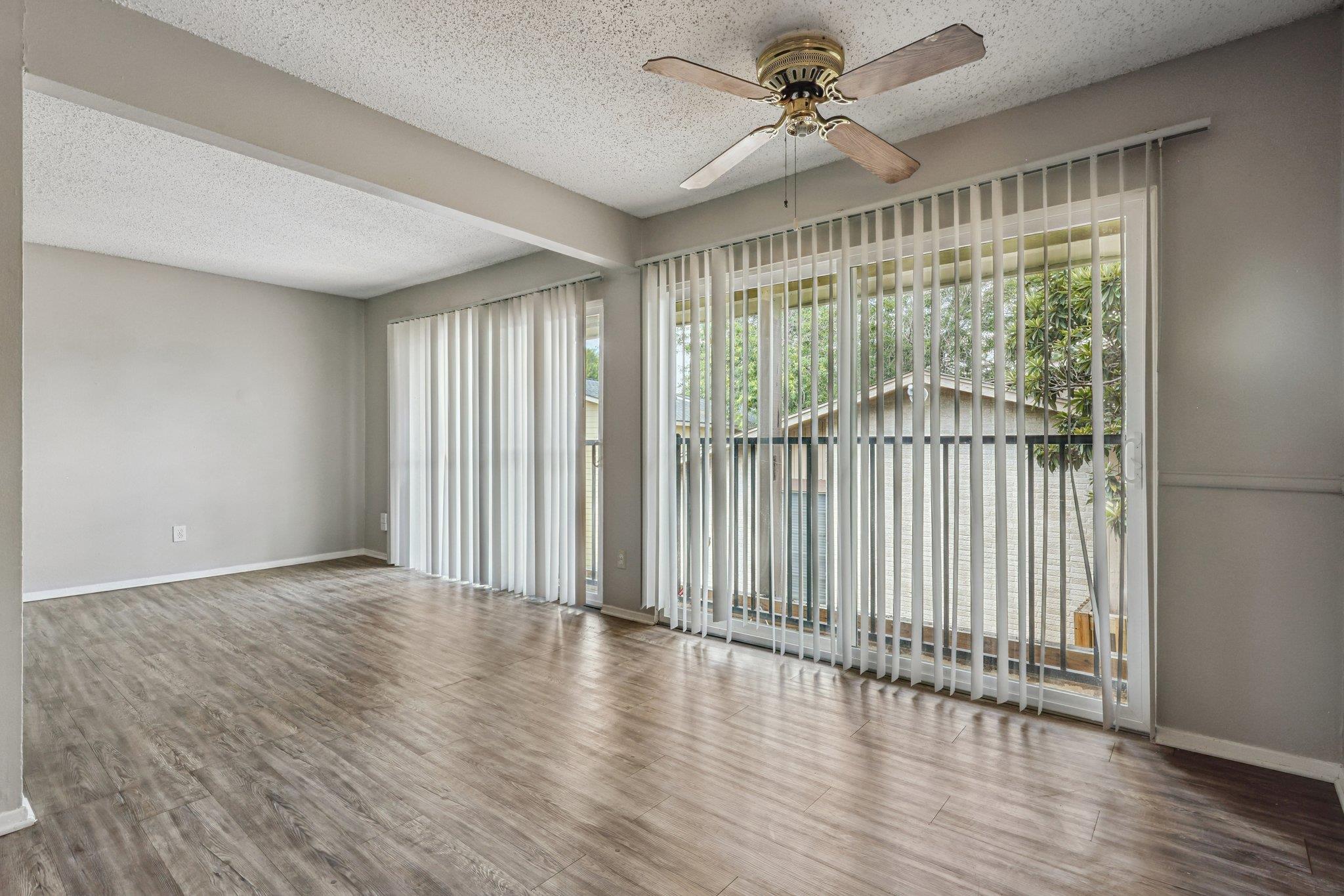 2124 Burton Dr # 203, Austin, TX 78741