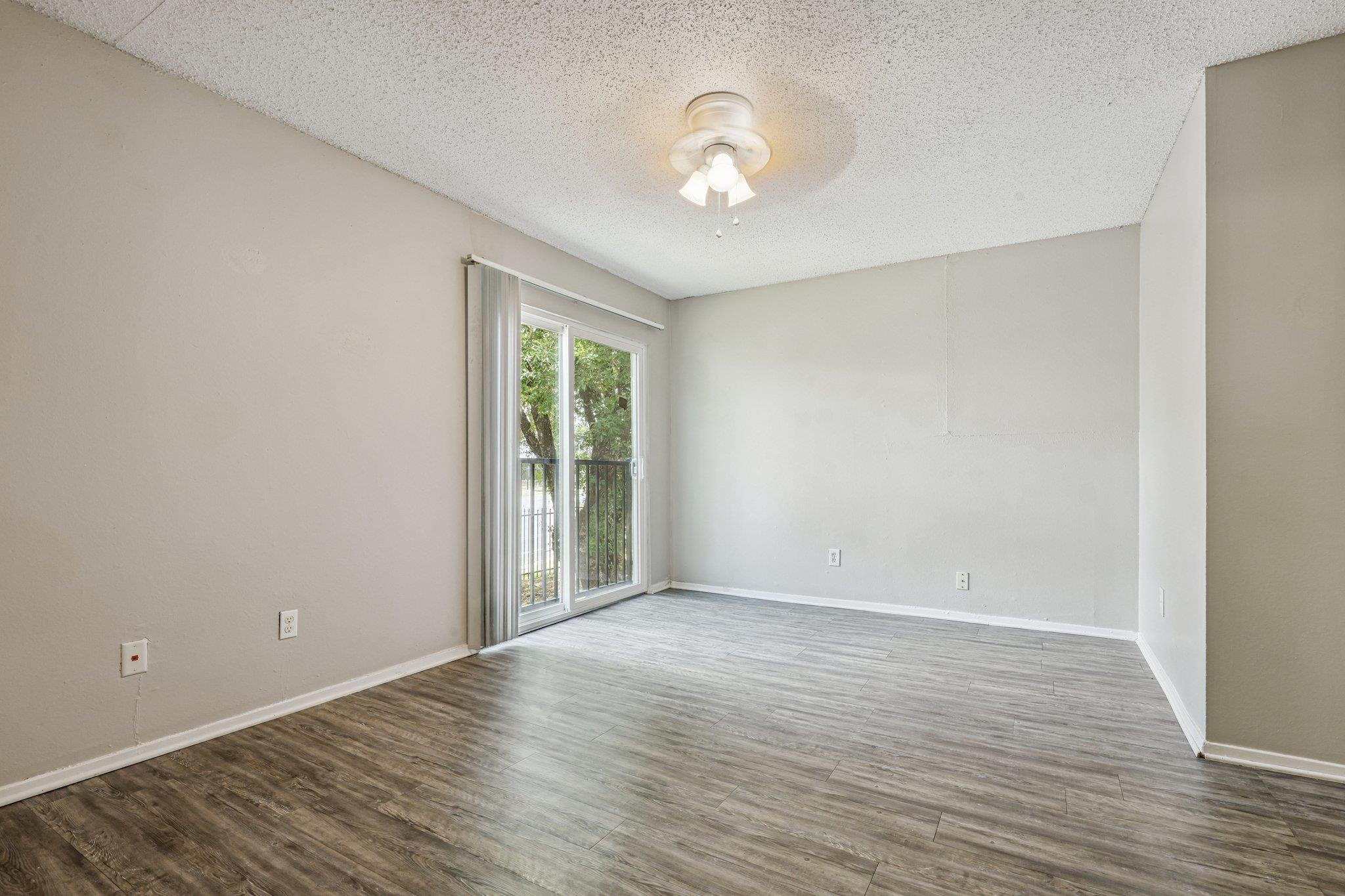 2124 Burton Dr # 203, Austin, TX 78741