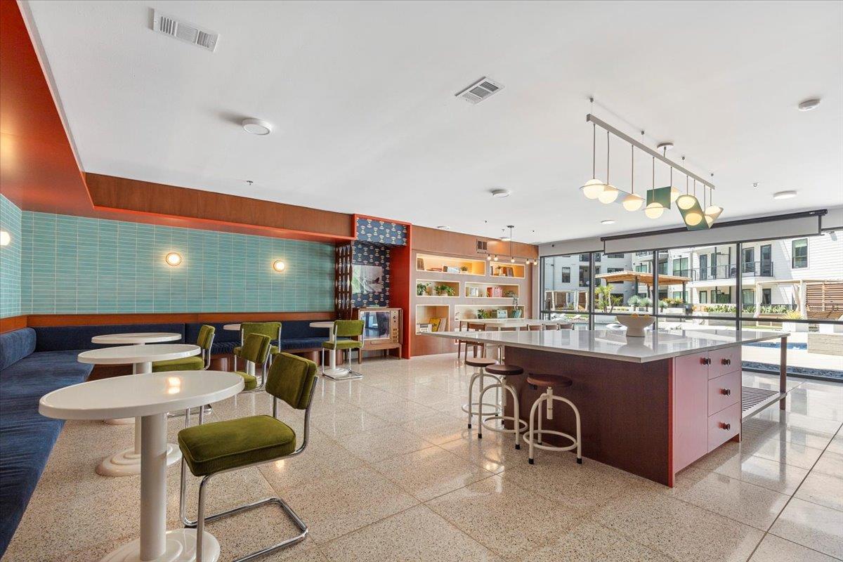 1701 Simond Ave # 636, Austin, TX 78723