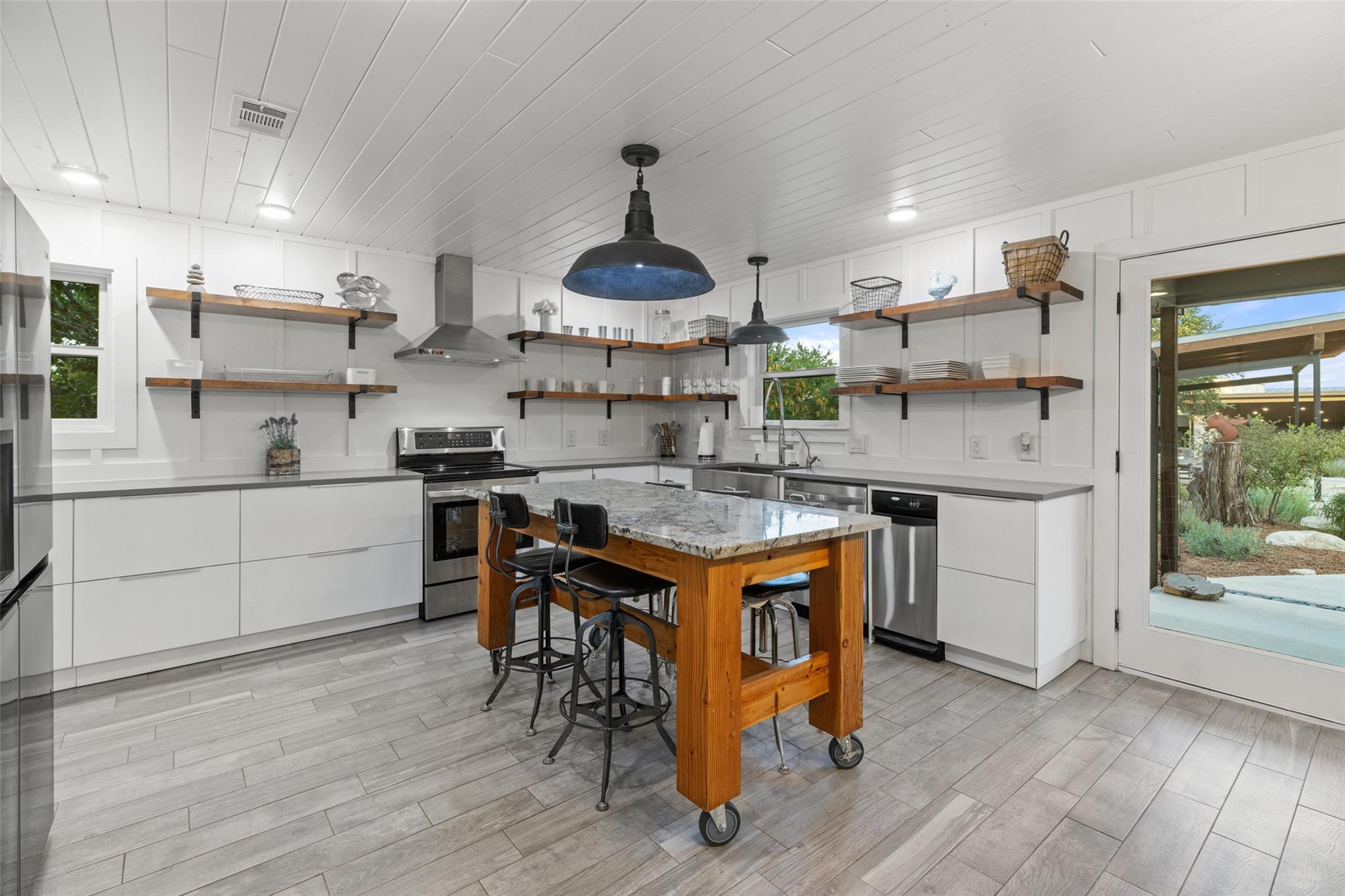 201 Gold Nugget Rd, Wimberley, TX 78676