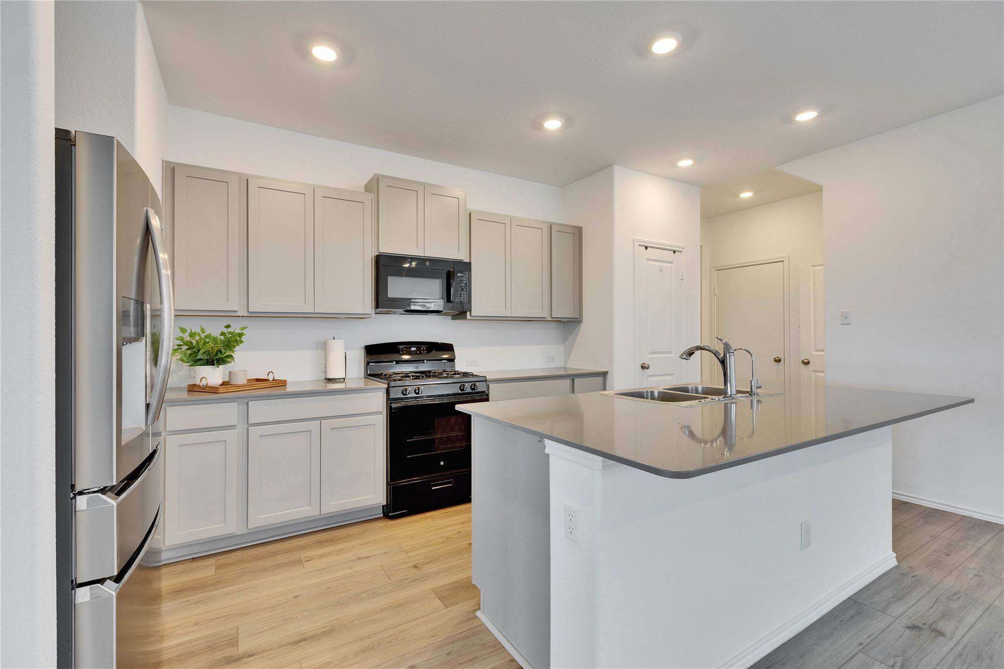 206 Canley Loop, Hutto, TX 78634