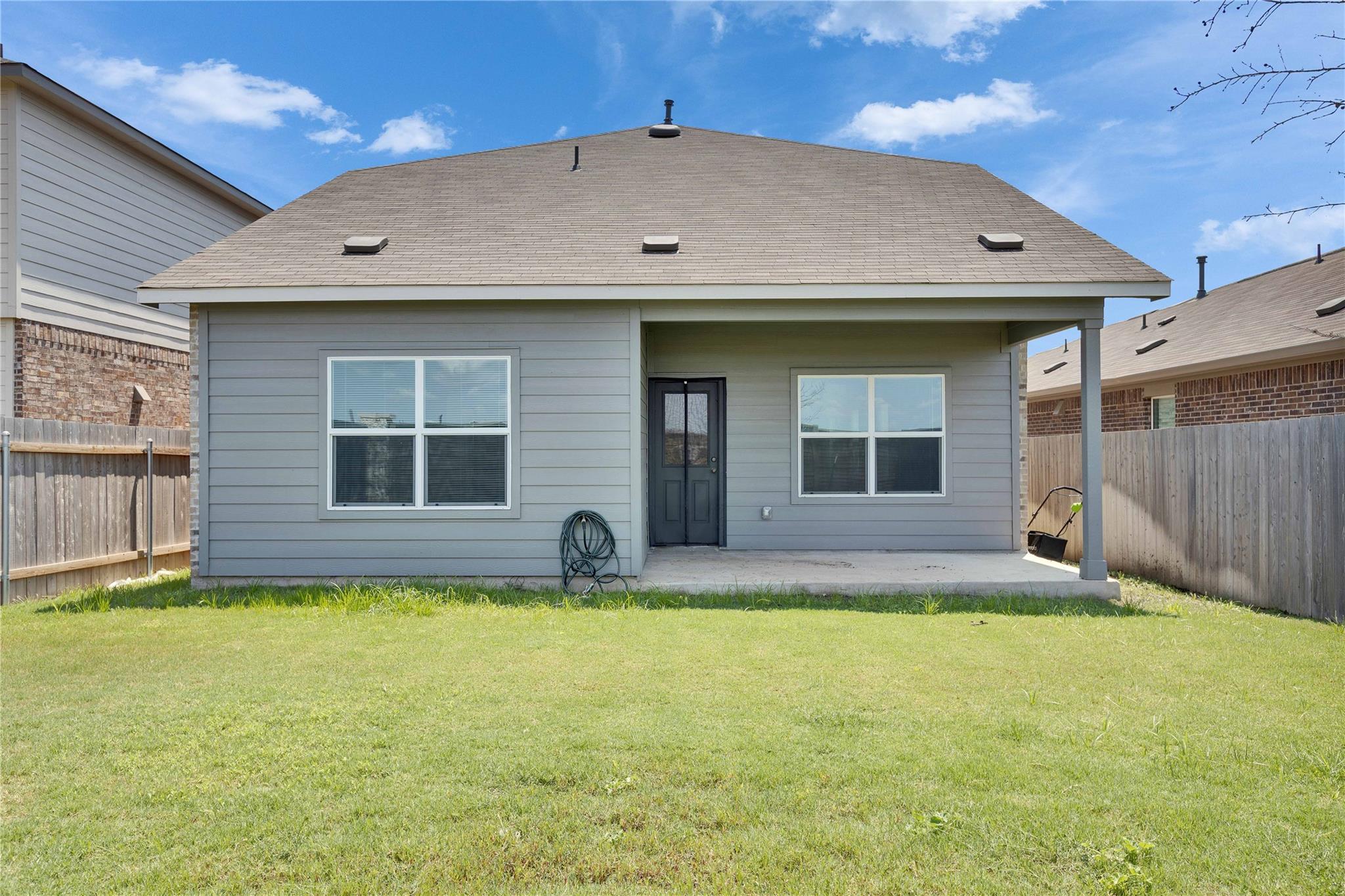 206 Canley Loop, Hutto, TX 78634