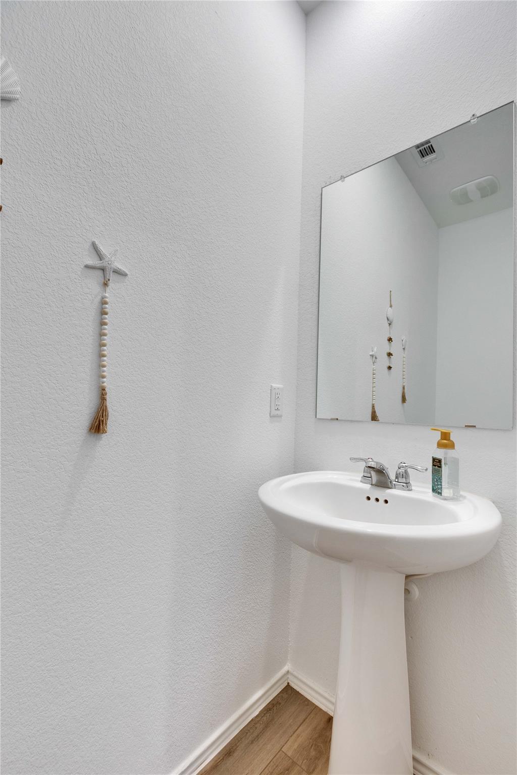 206 Canley Loop, Hutto, TX 78634