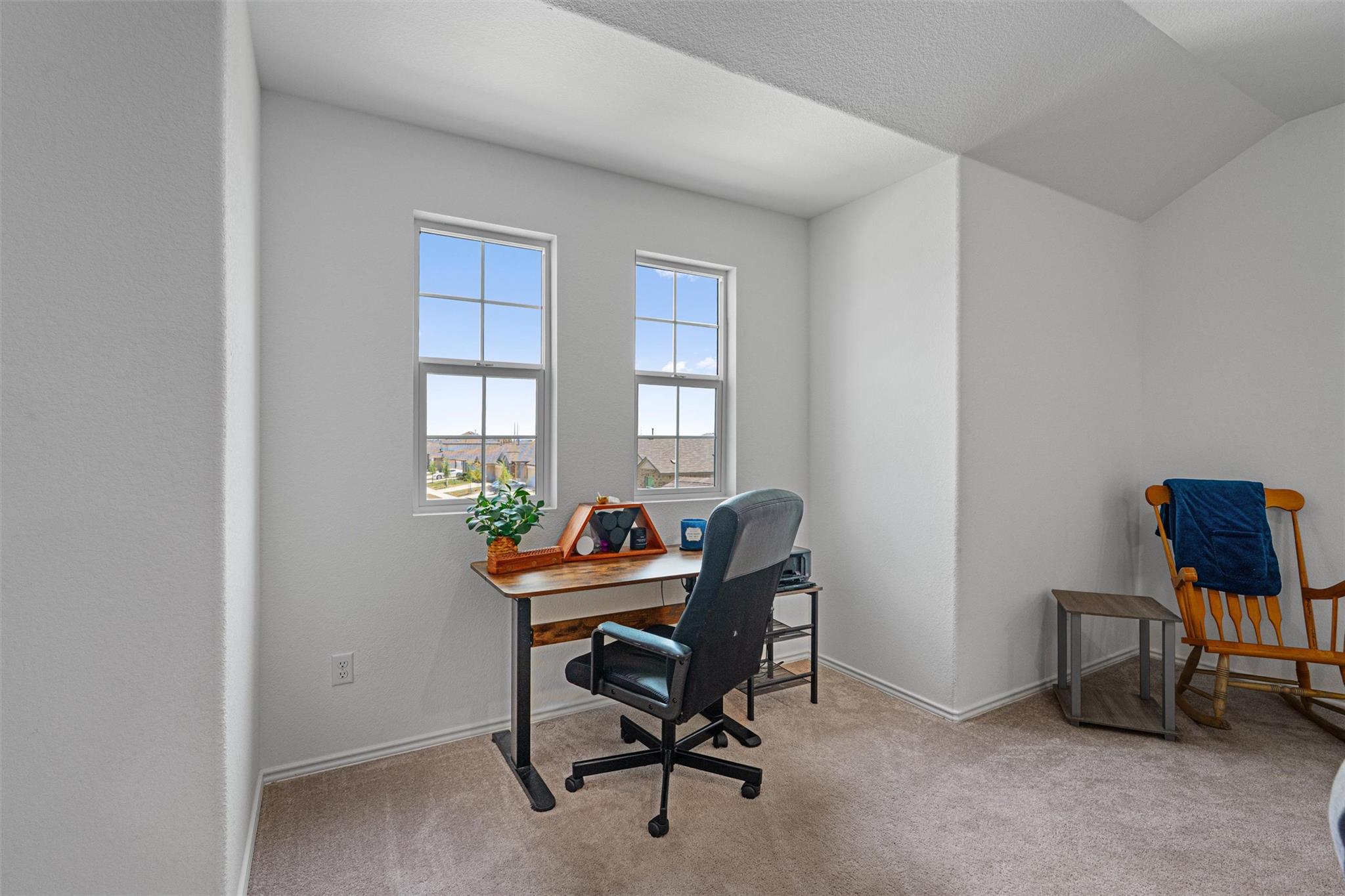 200 Montego St, Hutto, TX 78634