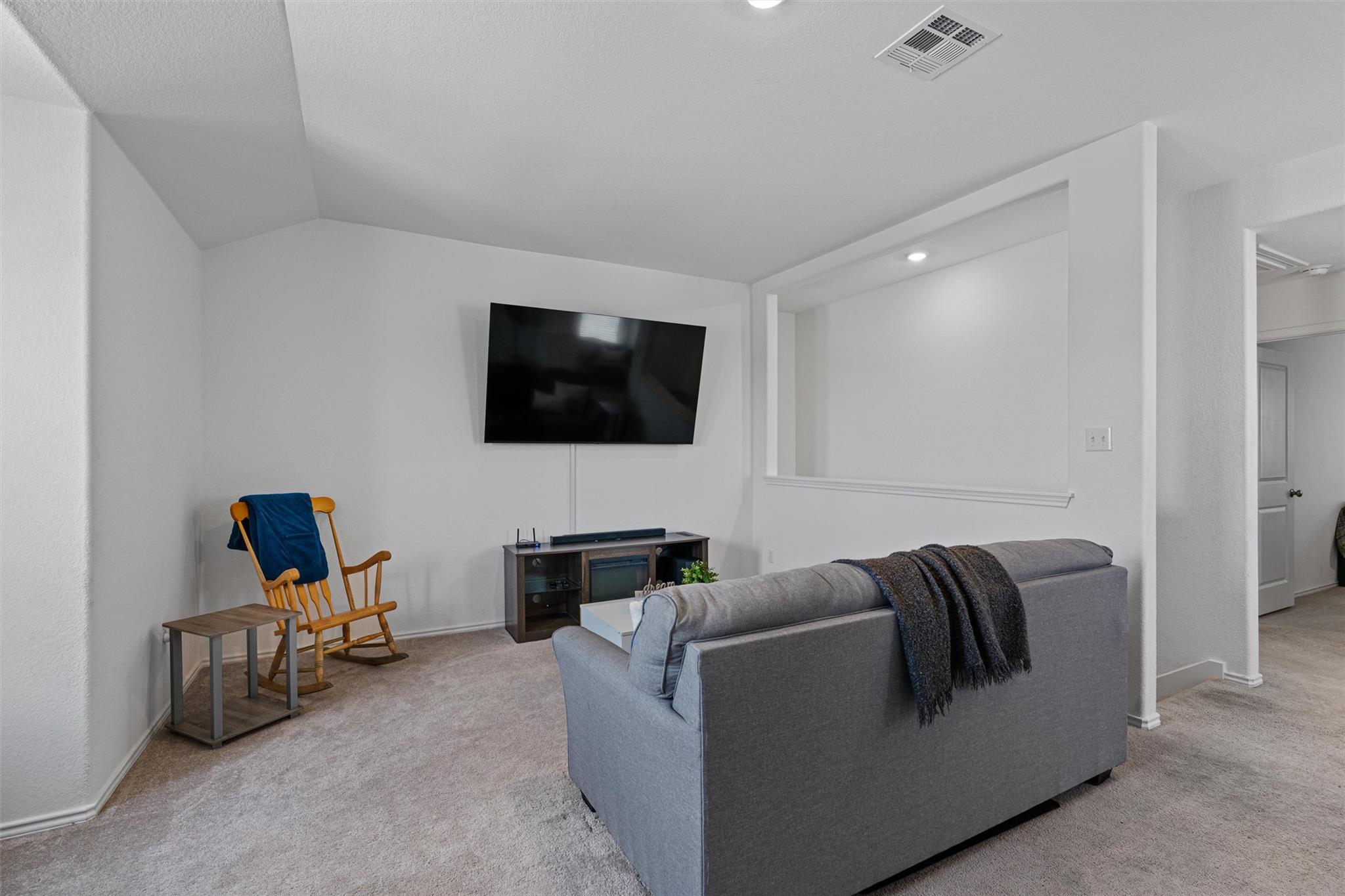 200 Montego St, Hutto, TX 78634