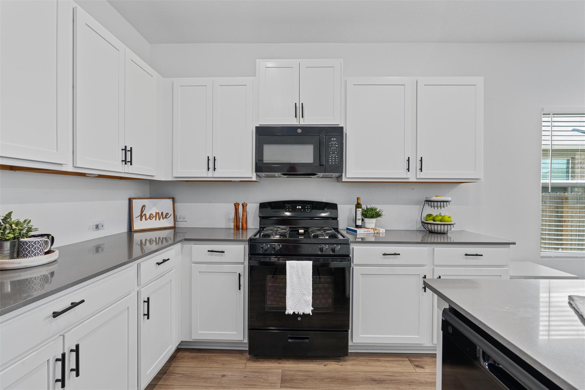 200 Montego St, Hutto, TX 78634