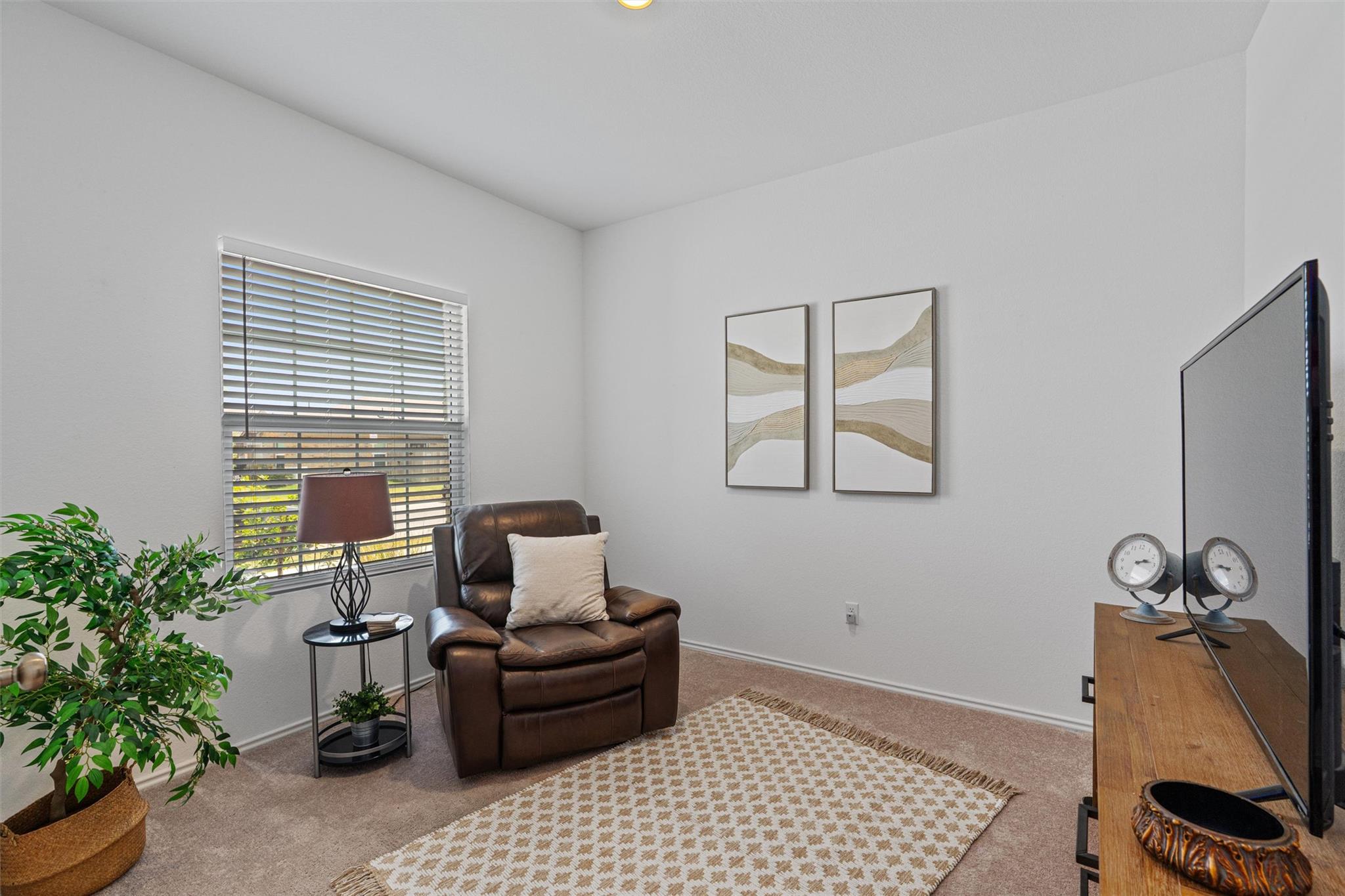 200 Montego St, Hutto, TX 78634