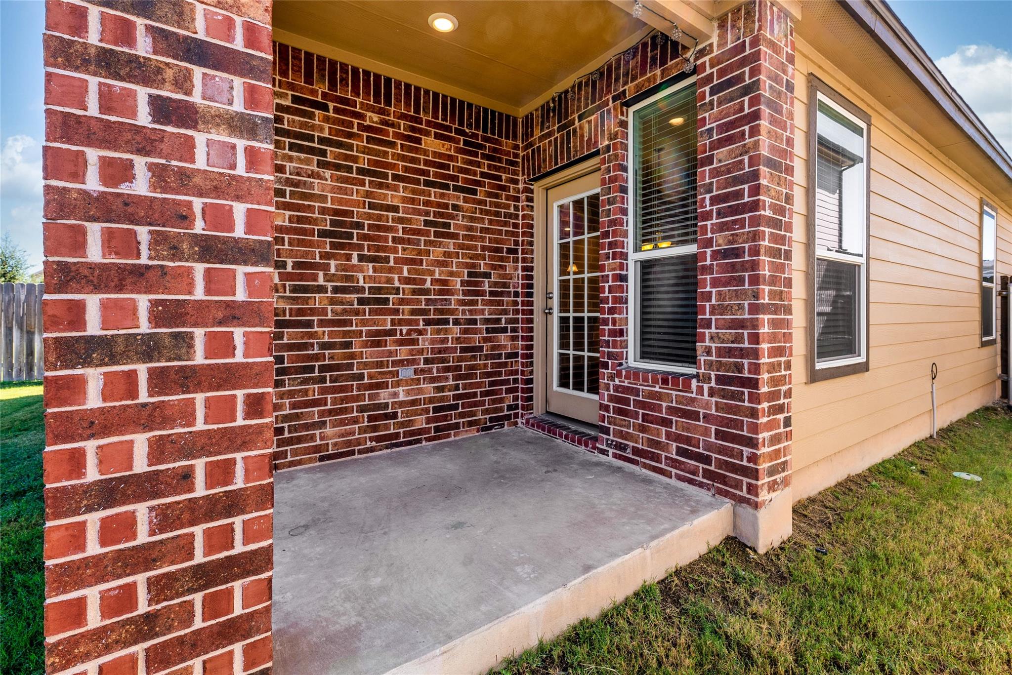 2950 E Old Settlers Blvd # 82, Round Rock, TX 78665