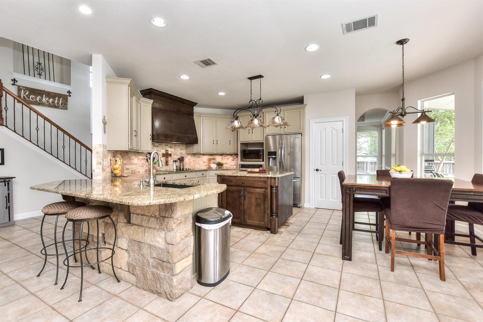 105 Brentwood Dr, Georgetown, TX 78628