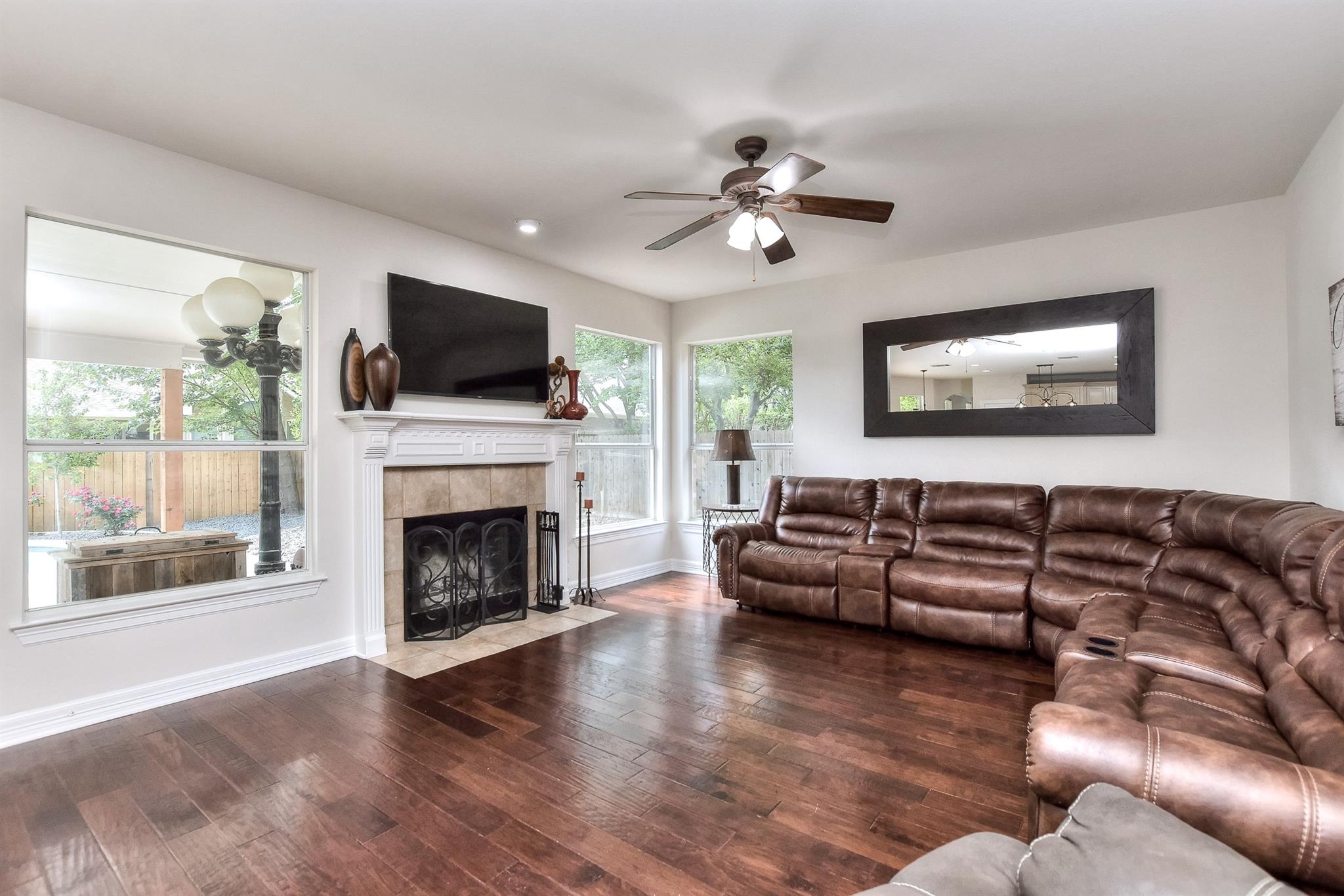 105 Brentwood Dr, Georgetown, TX 78628