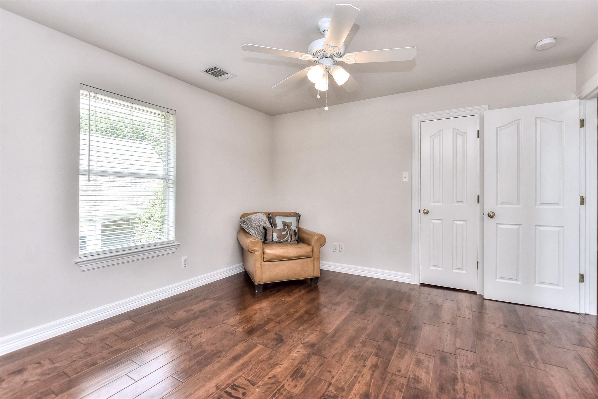 105 Brentwood Dr, Georgetown, TX 78628