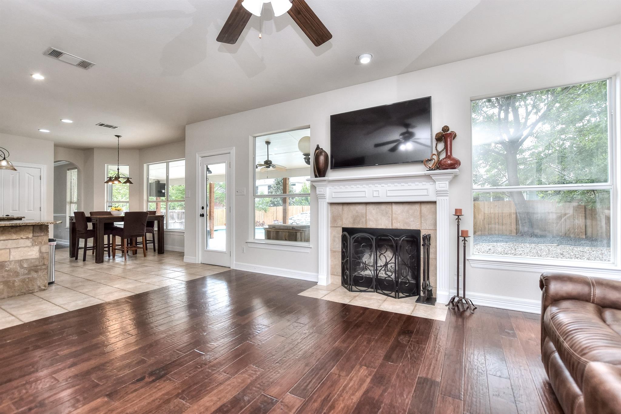 105 Brentwood Dr, Georgetown, TX 78628