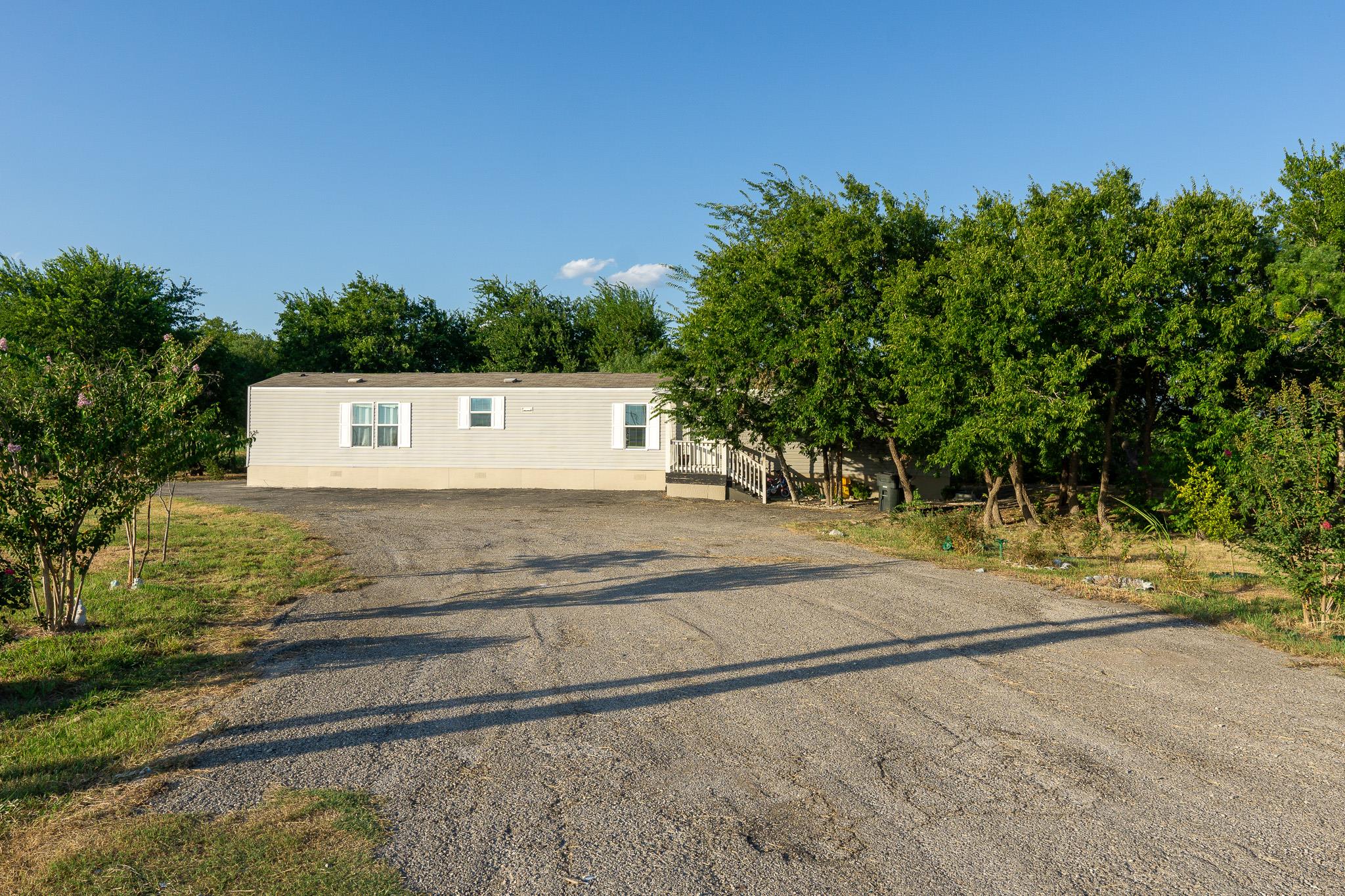 205 Arrowhead Cv, Kyle, TX 78640