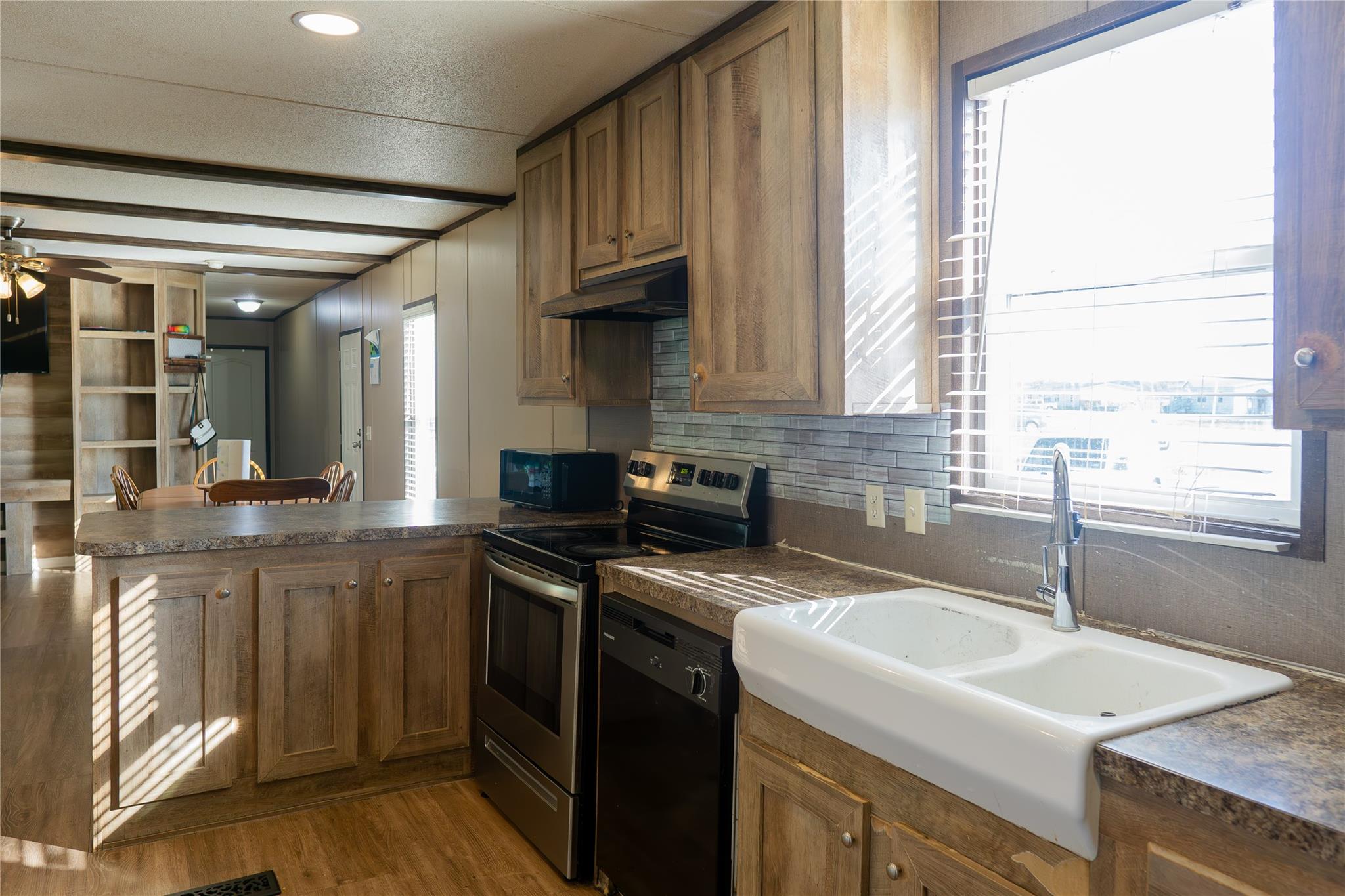 205 Arrowhead Cv, Kyle, TX 78640