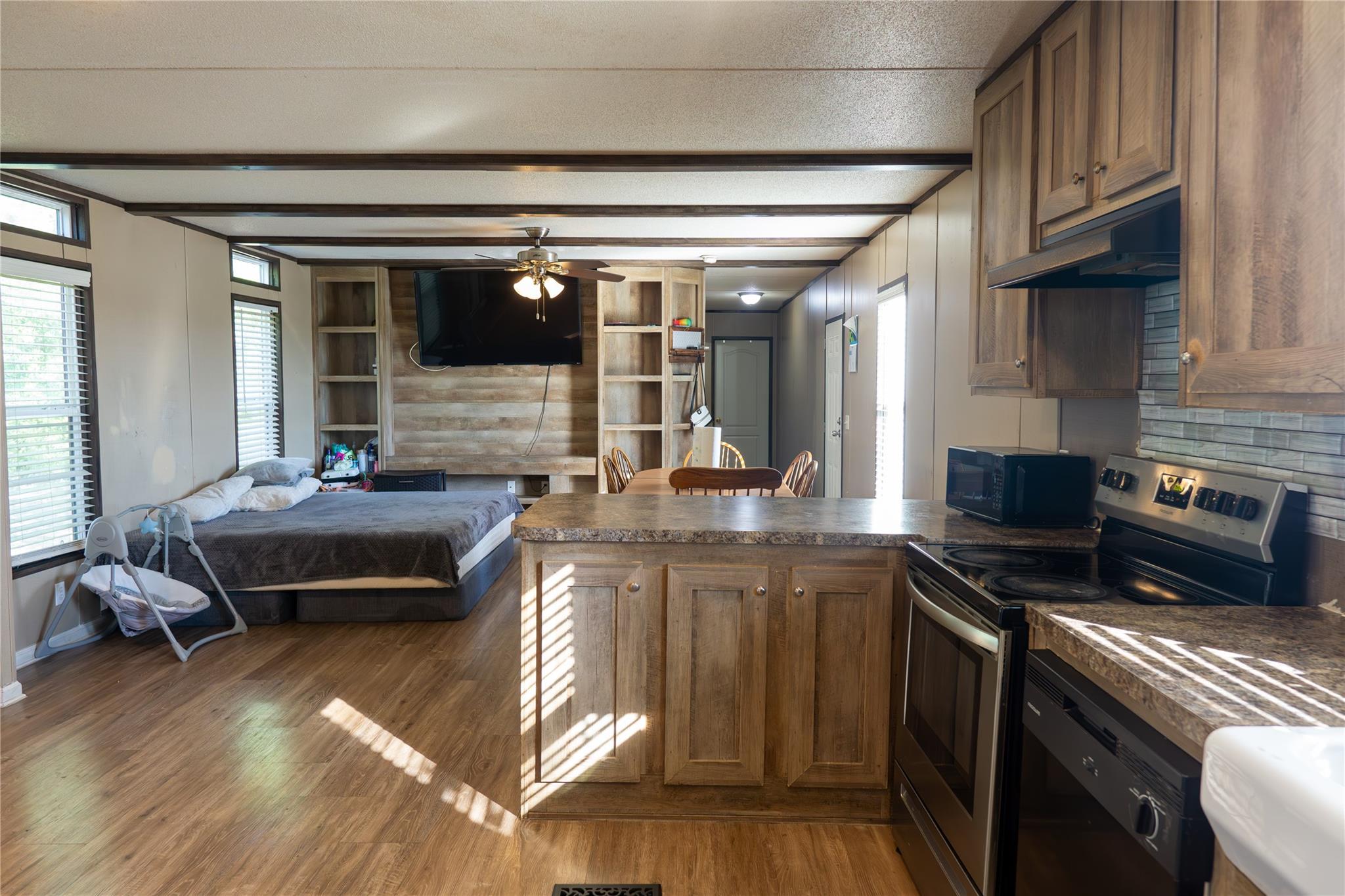 205 Arrowhead Cv, Kyle, TX 78640