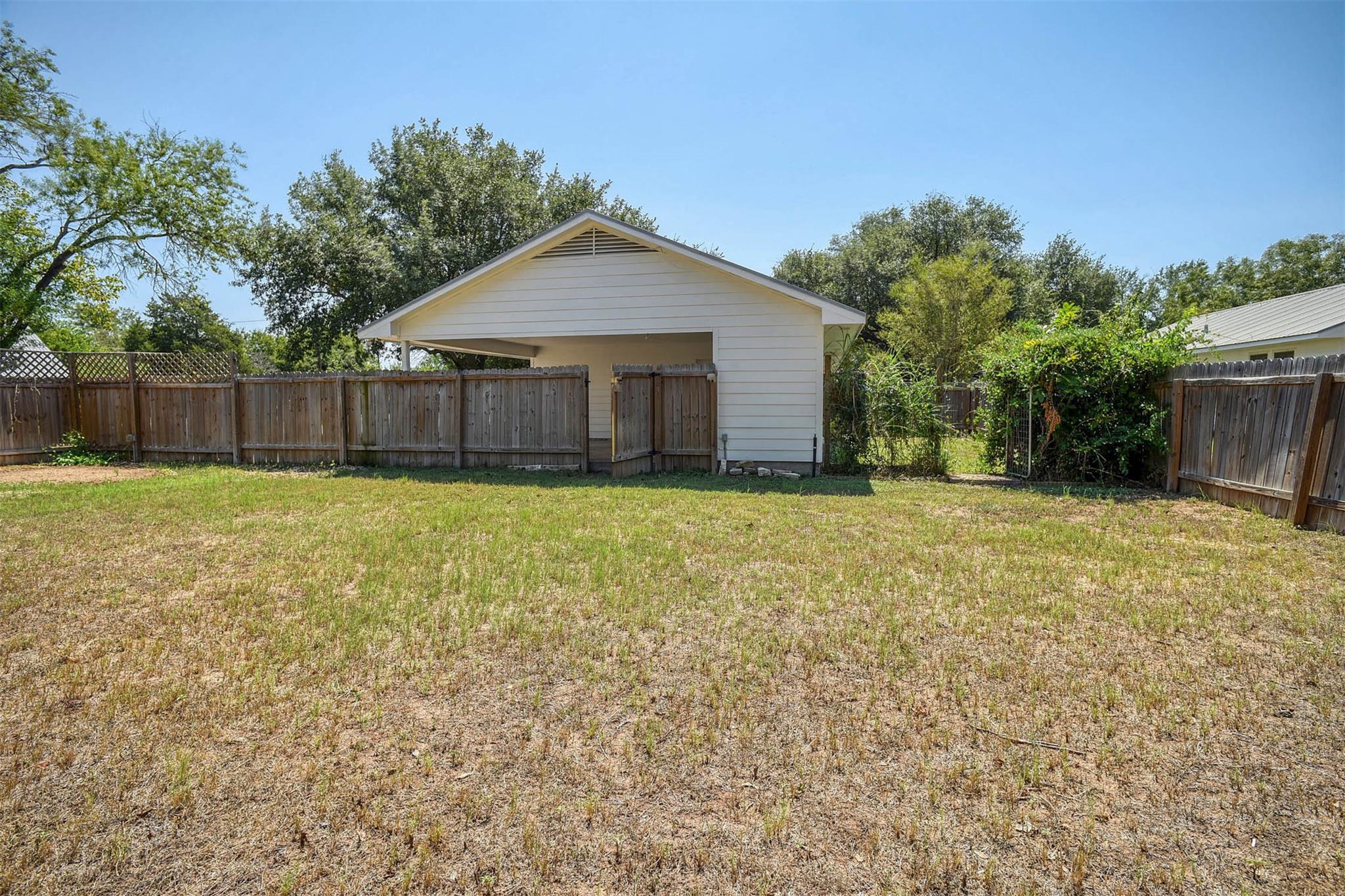 201 Maynard St, Bastrop, TX 78602