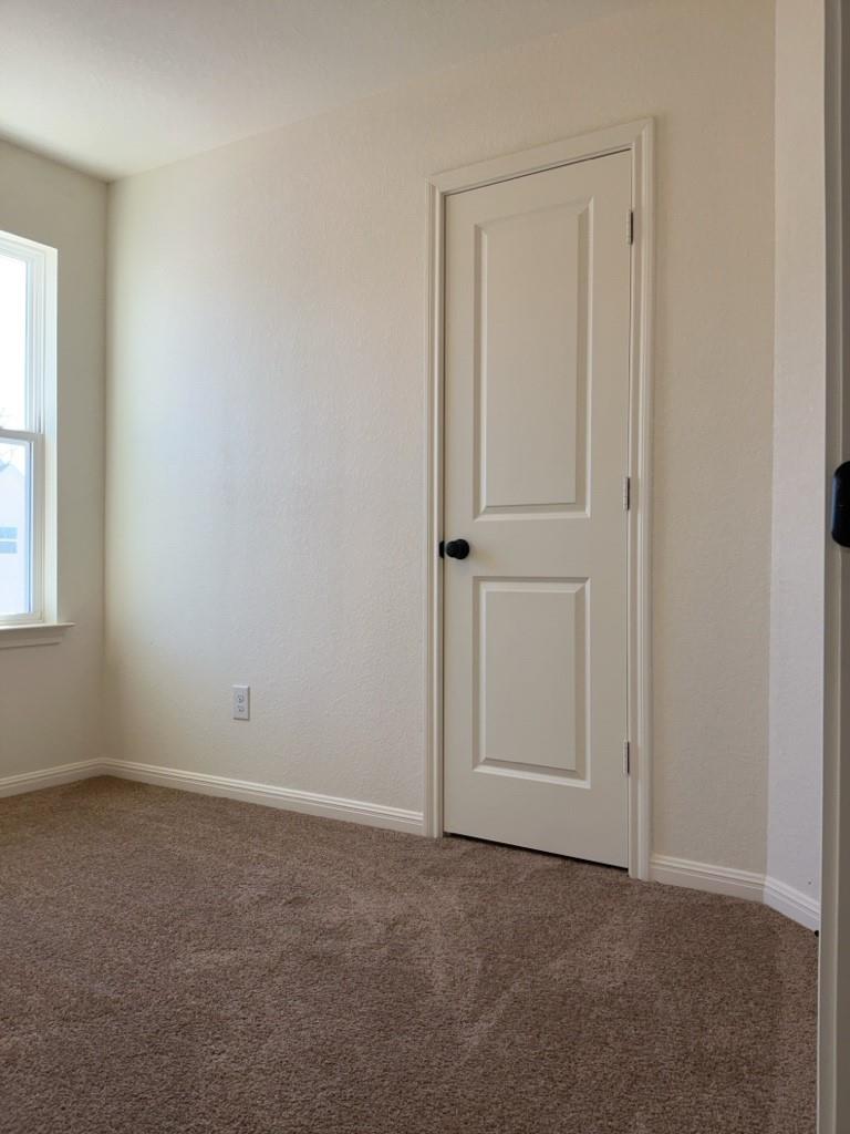 2002 W 2nd St # 1002, Taylor, TX 76574