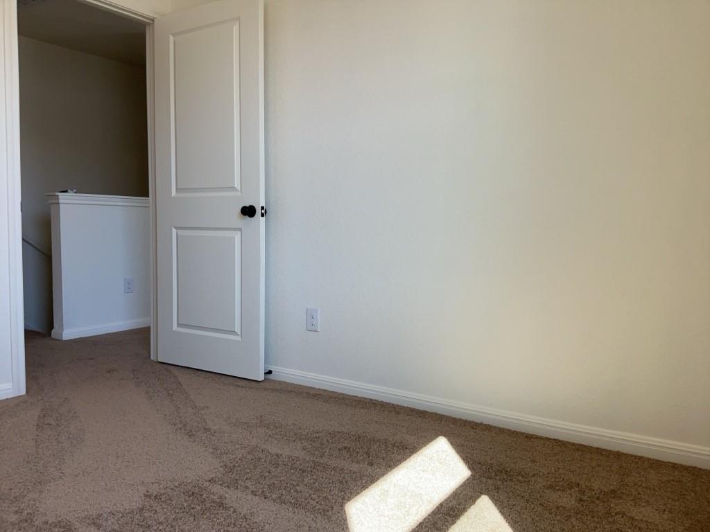 2002 W 2nd St # 1002, Taylor, TX 76574