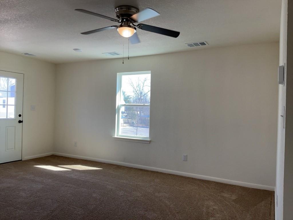 2002 W 2nd St # 1002, Taylor, TX 76574