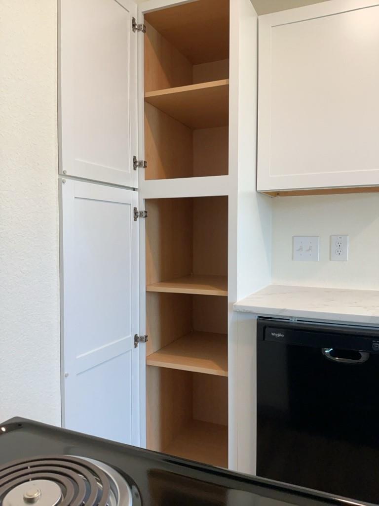 2002 W 2nd St # 1002, Taylor, TX 76574