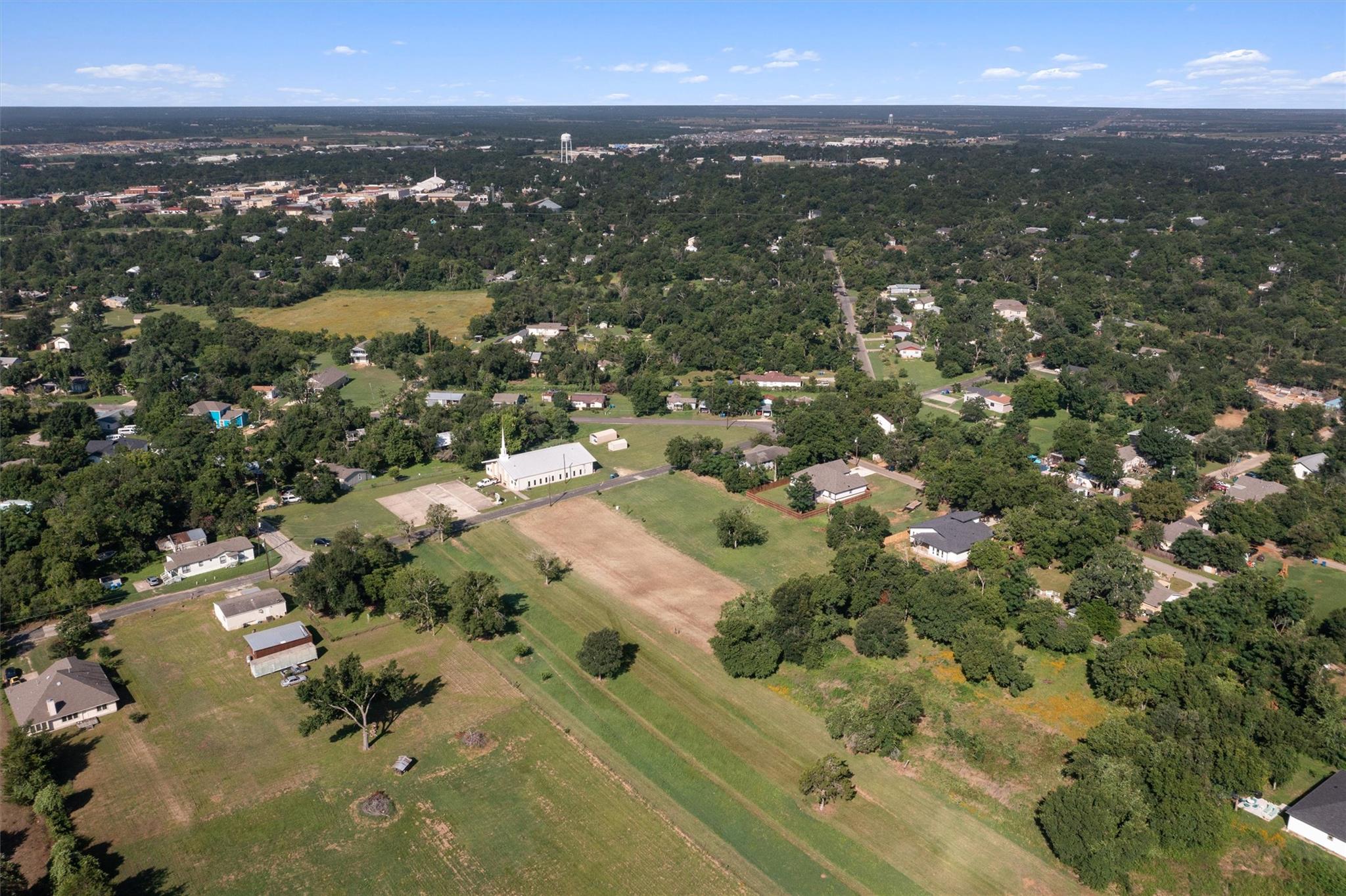 000 Q S Goins Ln, Elgin, TX 78621