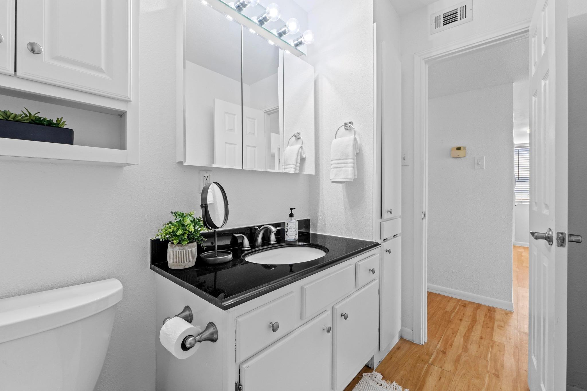 2450 Ashdale Dr # A204, Austin, TX 78757