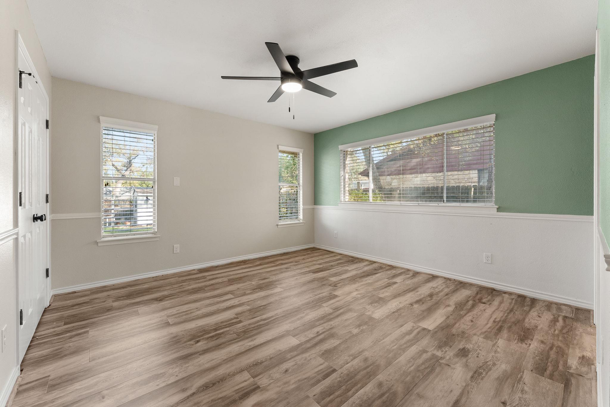 9424 Shady Oaks Dr, Austin, TX 78729