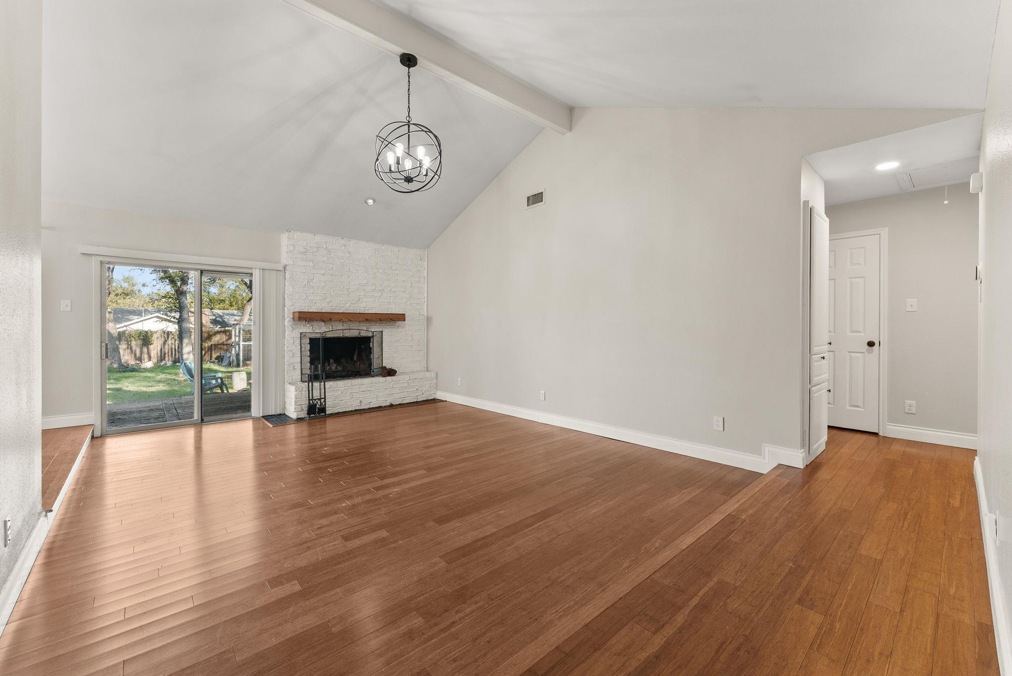 9424 Shady Oaks Dr, Austin, TX 78729