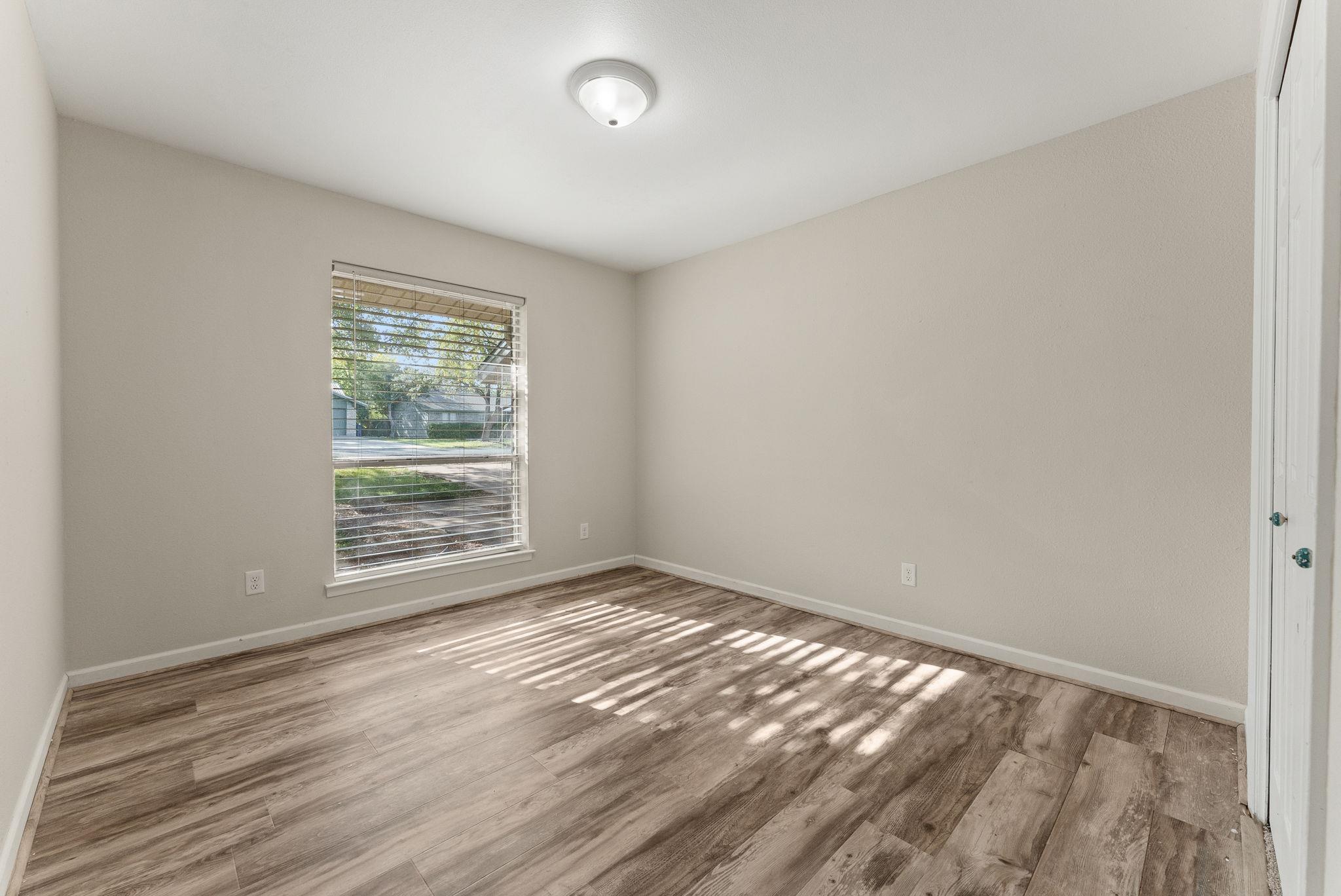 9424 Shady Oaks Dr, Austin, TX 78729