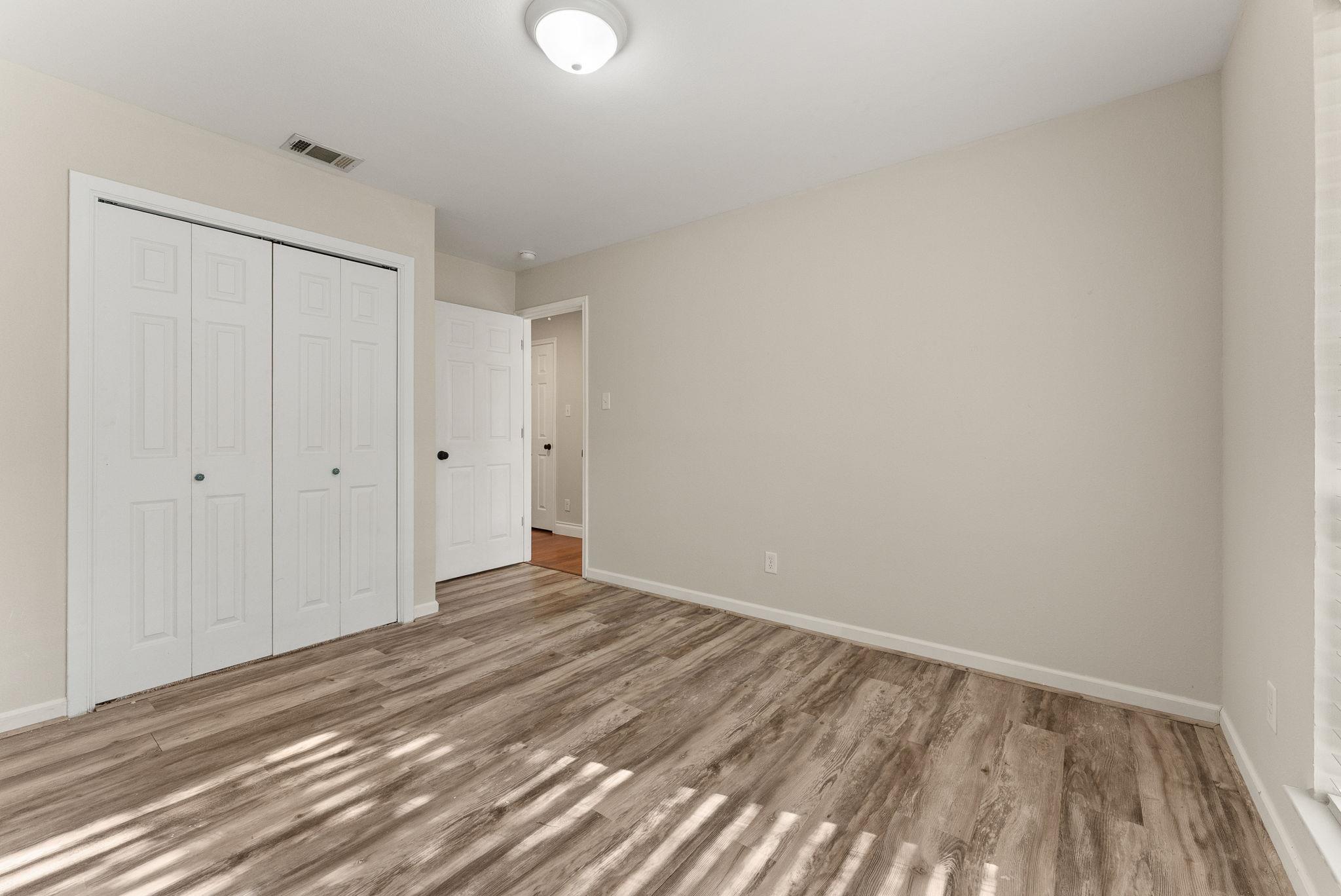 9424 Shady Oaks Dr, Austin, TX 78729