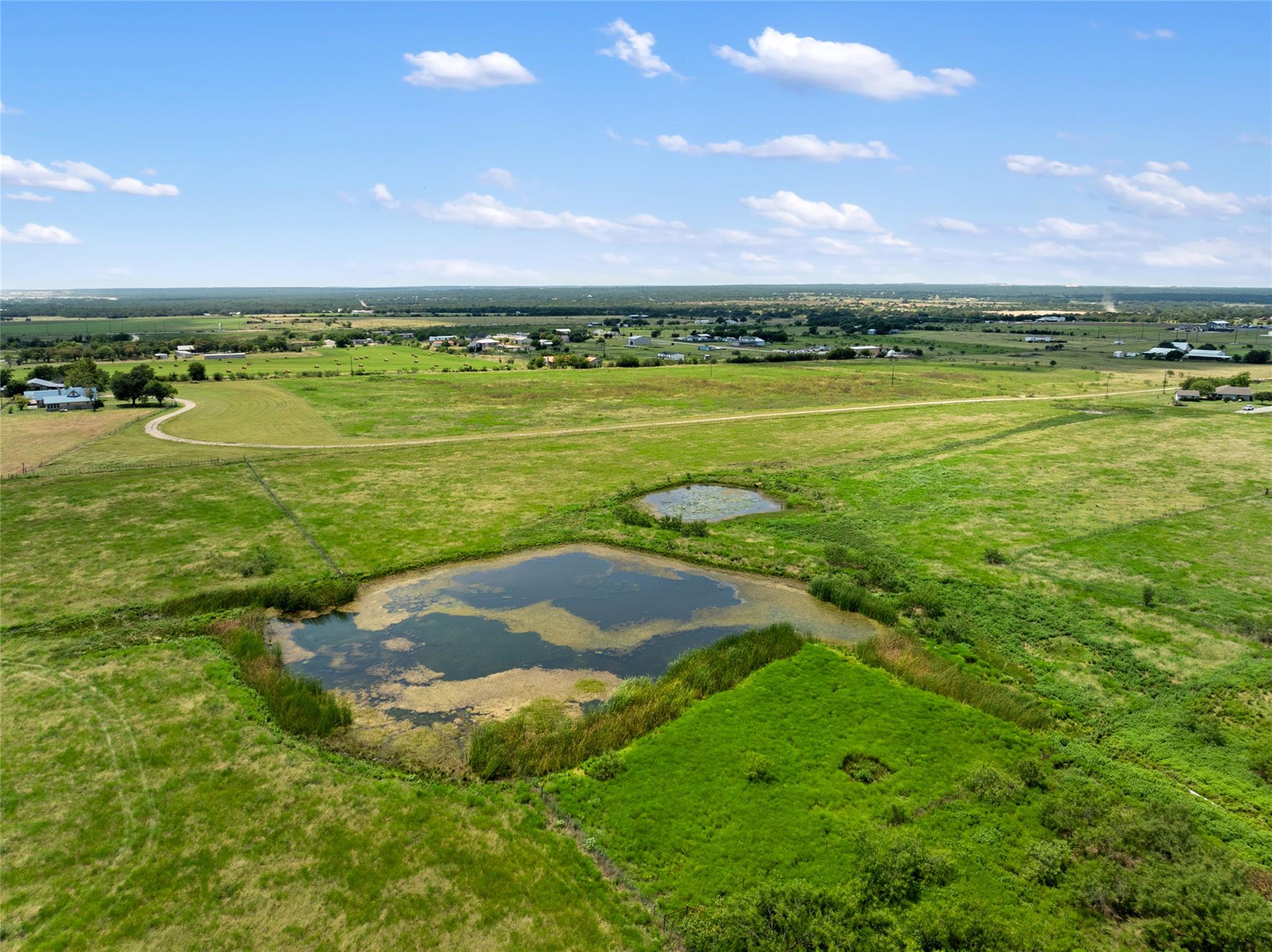 1775 County Road 305 Rd, Jarrell, TX 76537