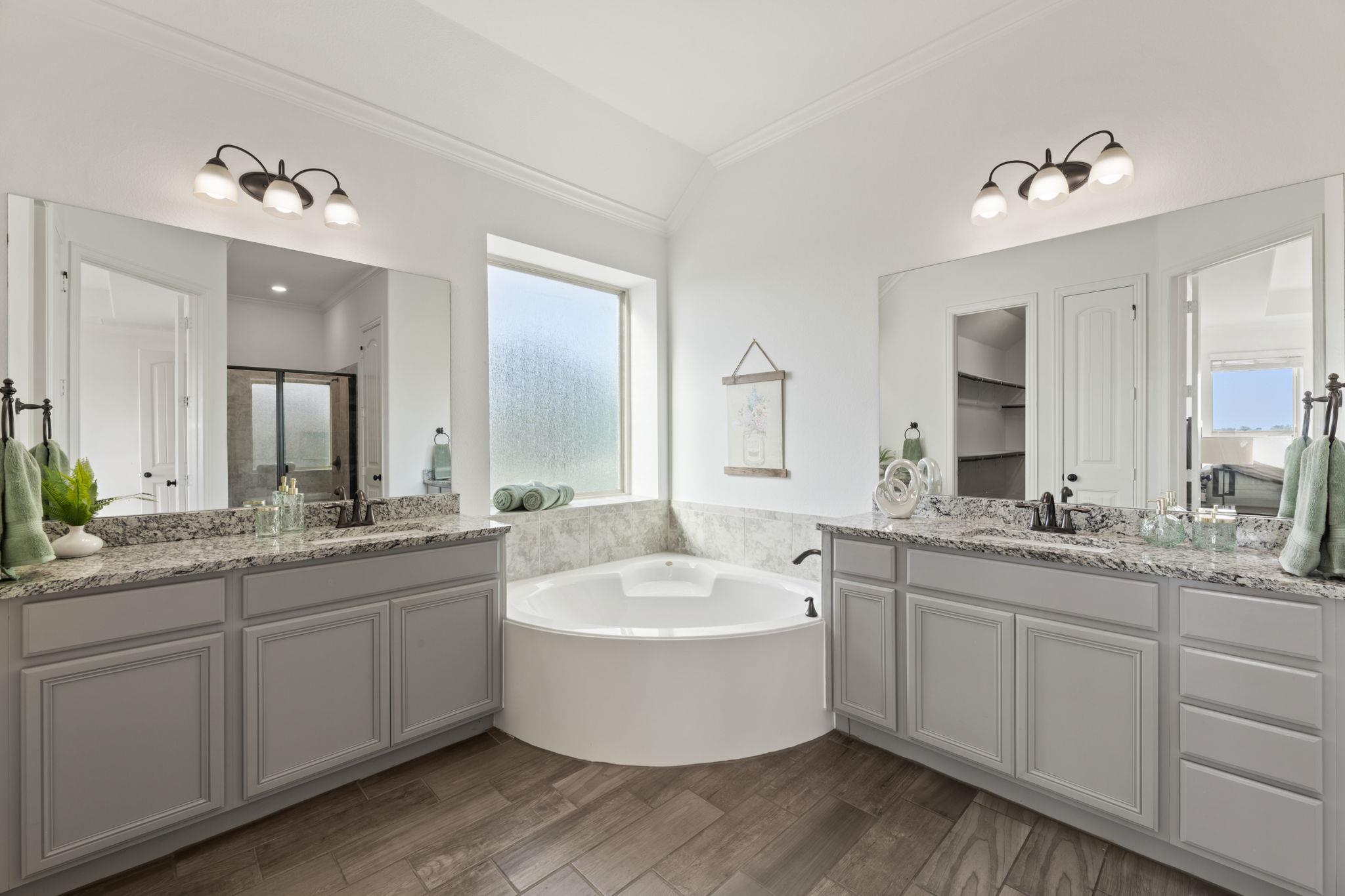 4700 Topacio Dr, Spicewood, TX 78669