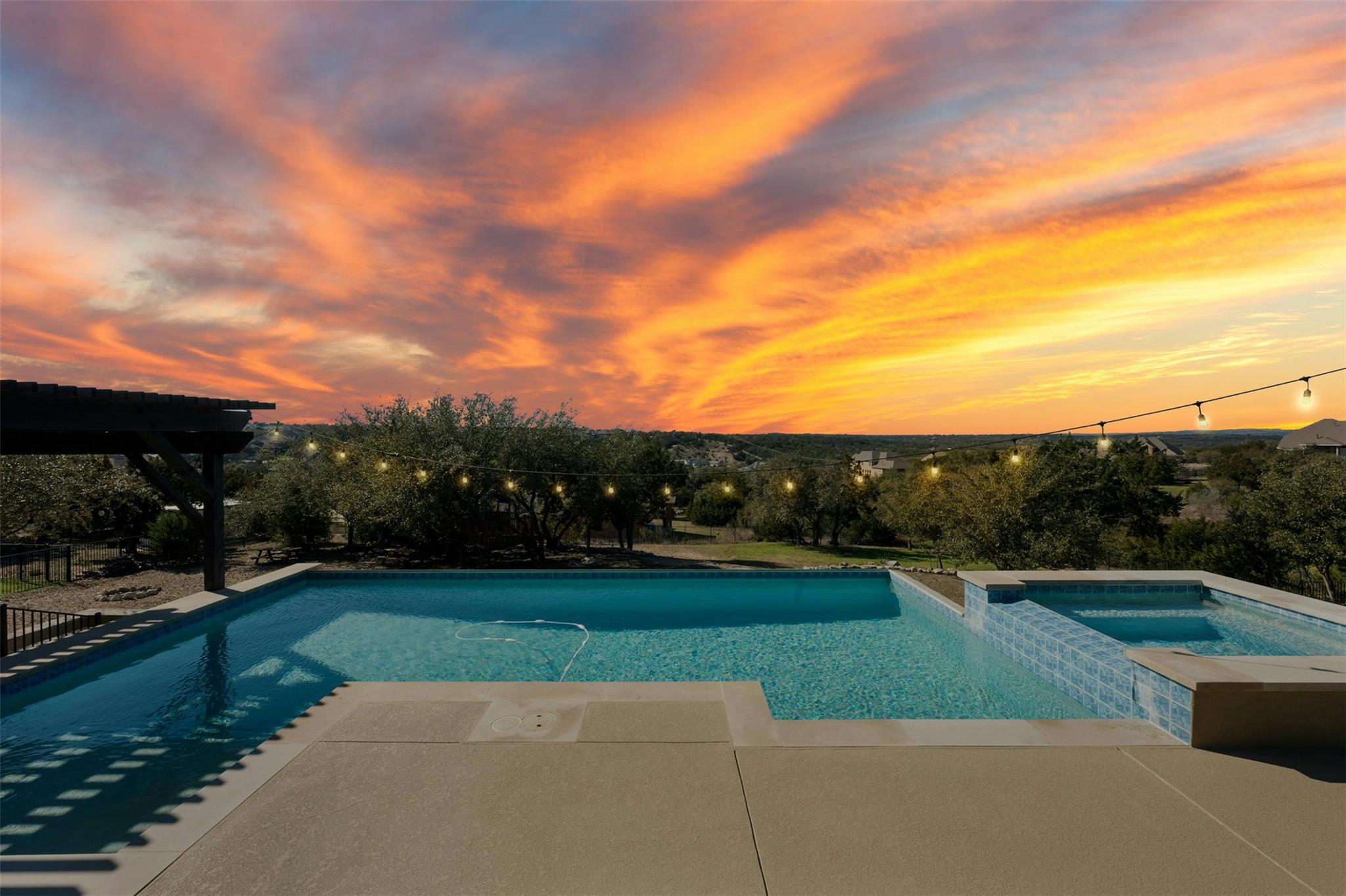 4700 Topacio Dr, Spicewood, TX 78669