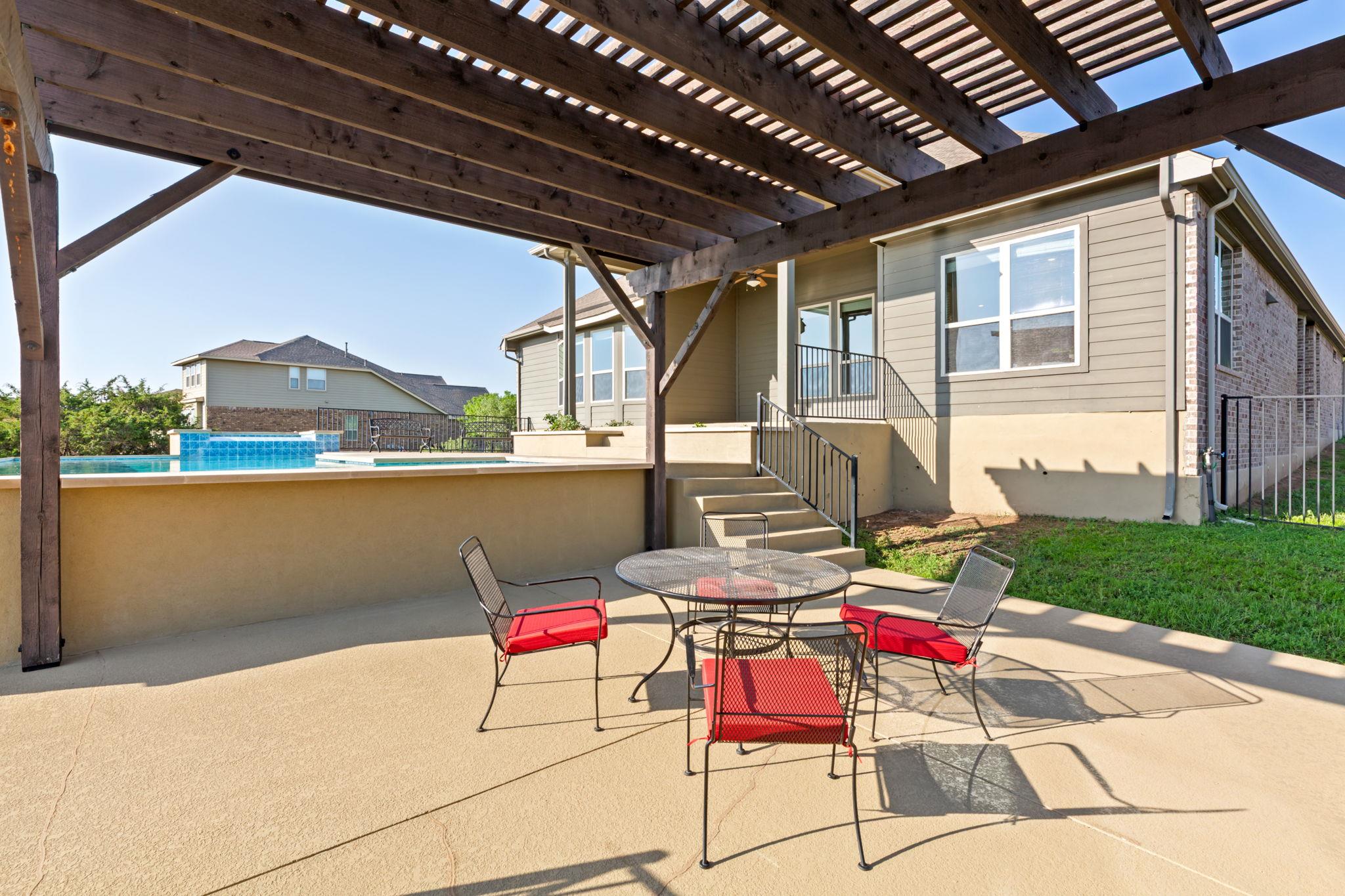 4700 Topacio Dr, Spicewood, TX 78669