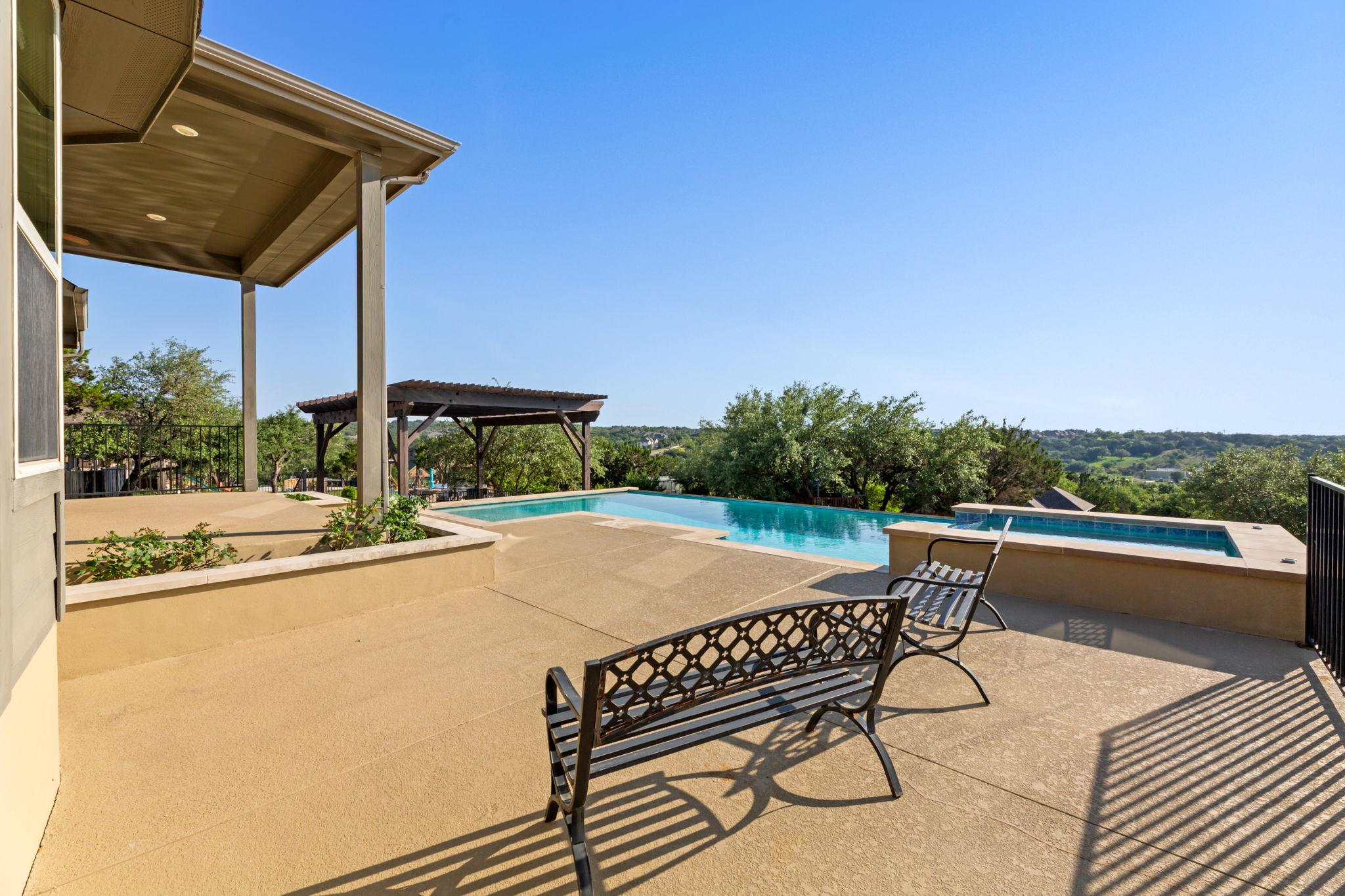 4700 Topacio Dr, Spicewood, TX 78669