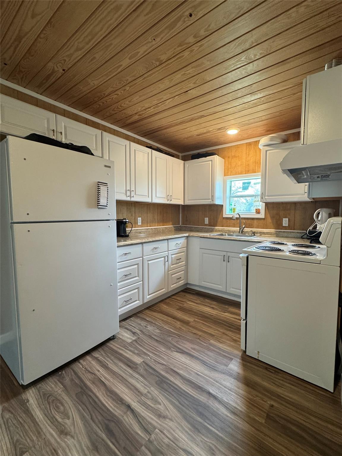 8060 County Road 210 Rd, Bertram, TX 78605