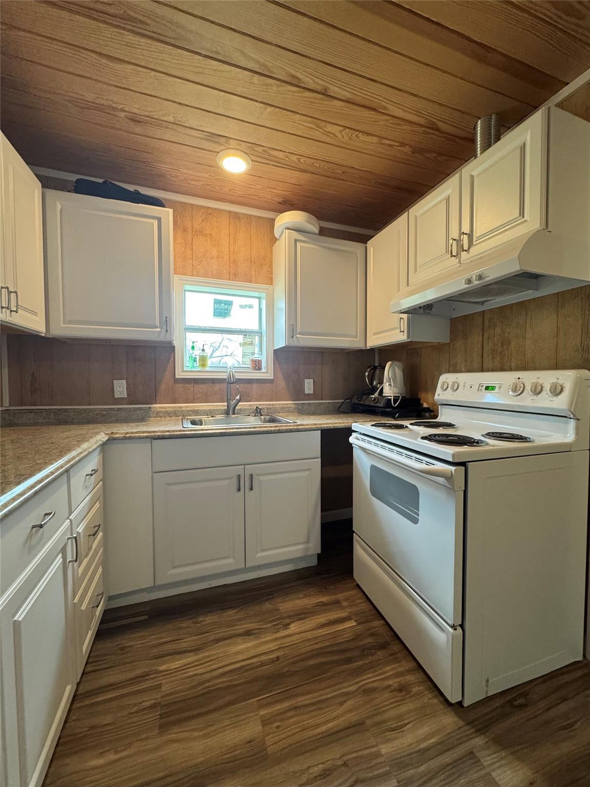 8060 County Road 210 Rd, Bertram, TX 78605