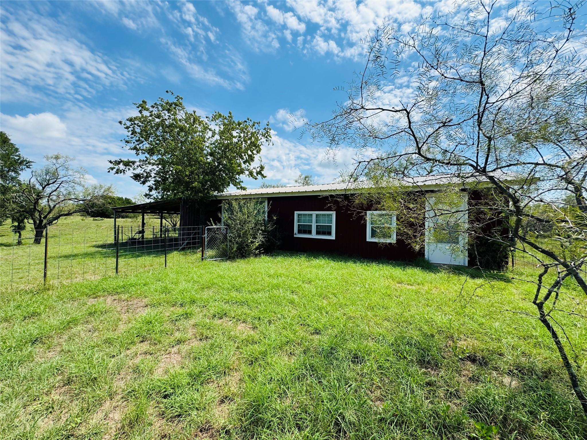 8060 County Road 210 Rd, Bertram, TX 78605