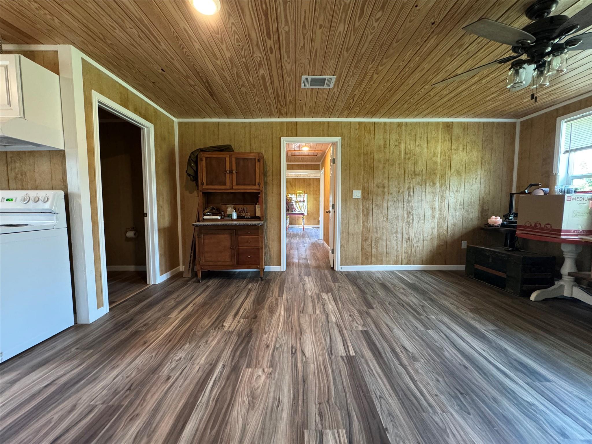 8060 County Road 210 Rd, Bertram, TX 78605