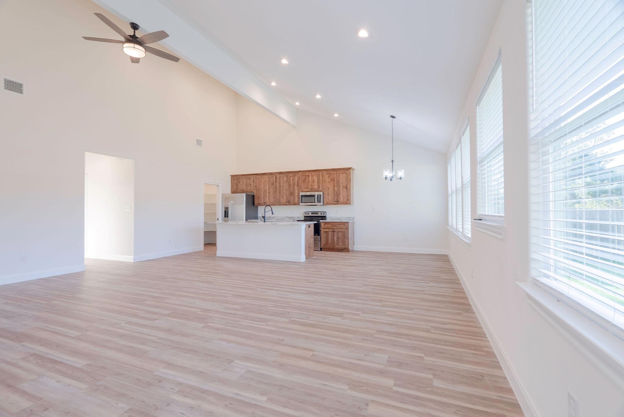 125 Callie St, Smithville, TX 78957