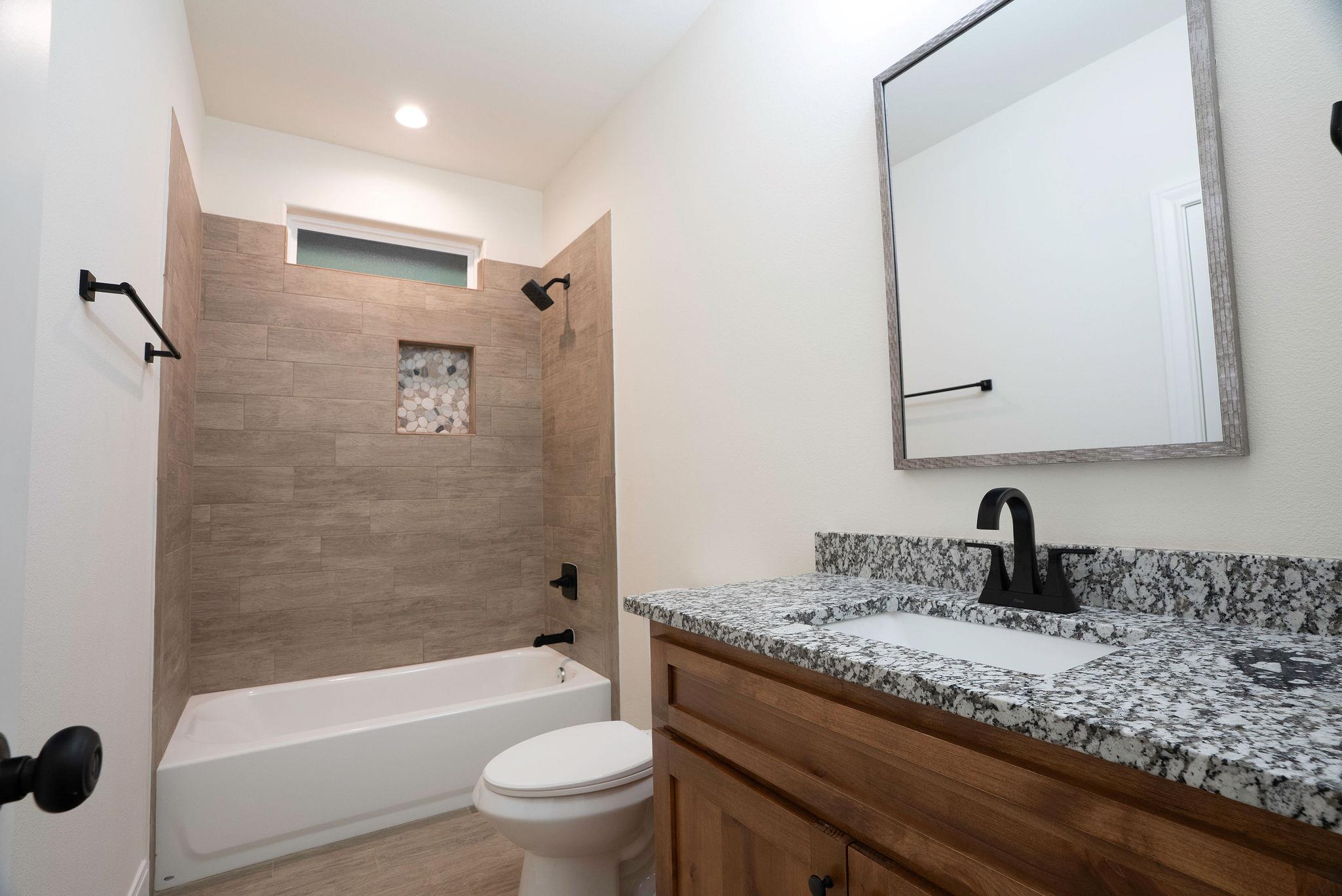 129 Callie St, Smithville, TX 78957