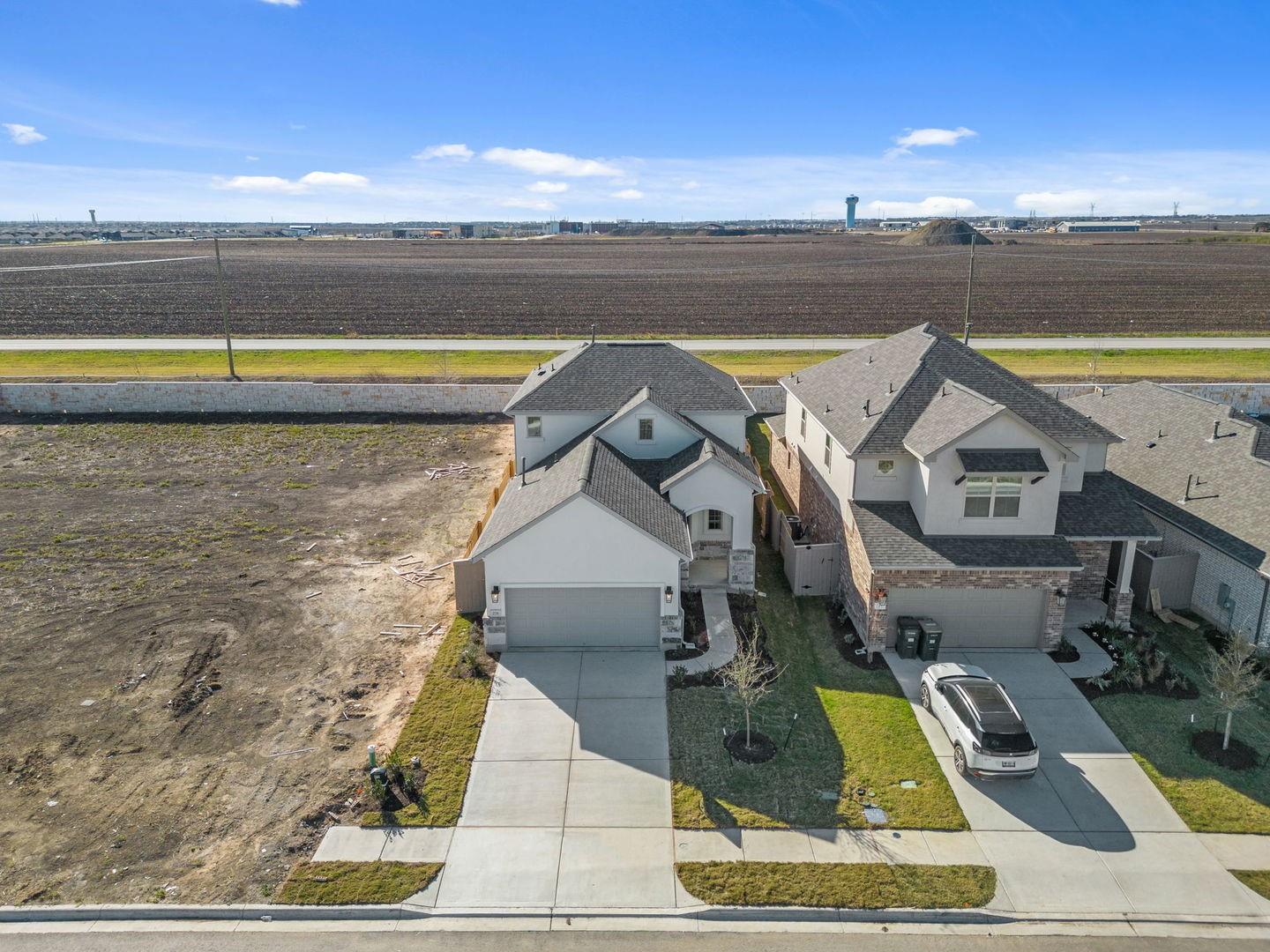 276 Bloomington Loop, Hutto, TX 78634