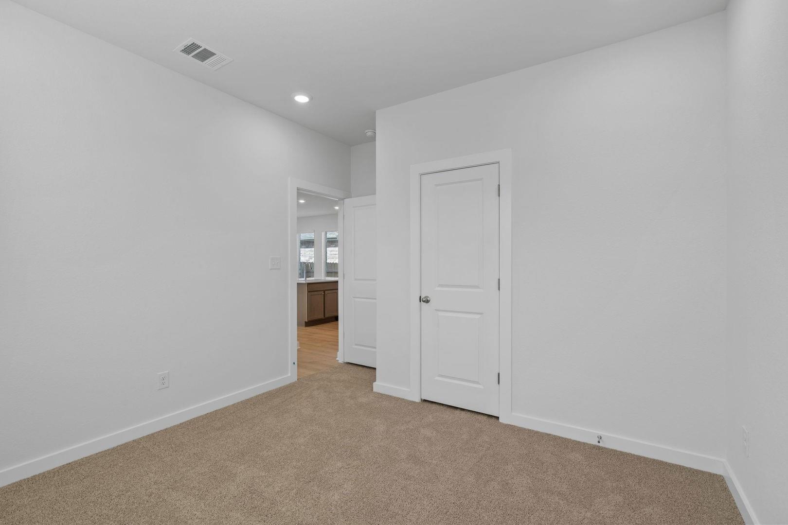 276 Bloomington Loop, Hutto, TX 78634