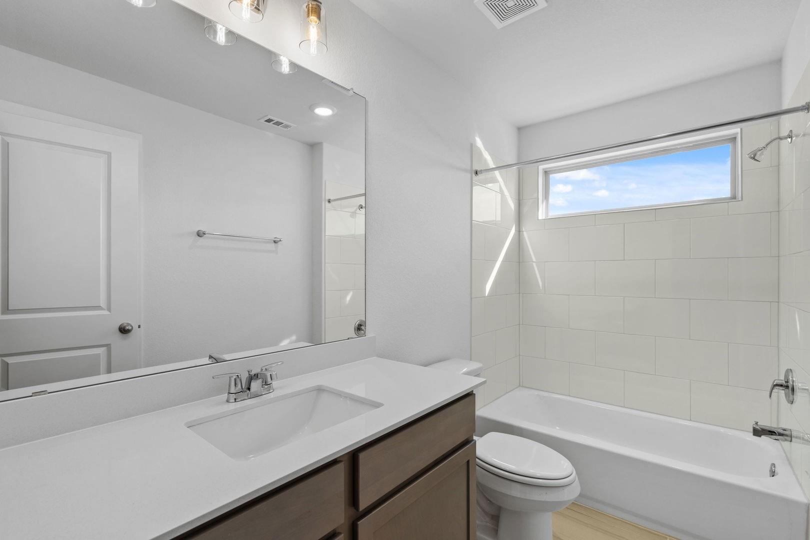 276 Bloomington Loop, Hutto, TX 78634